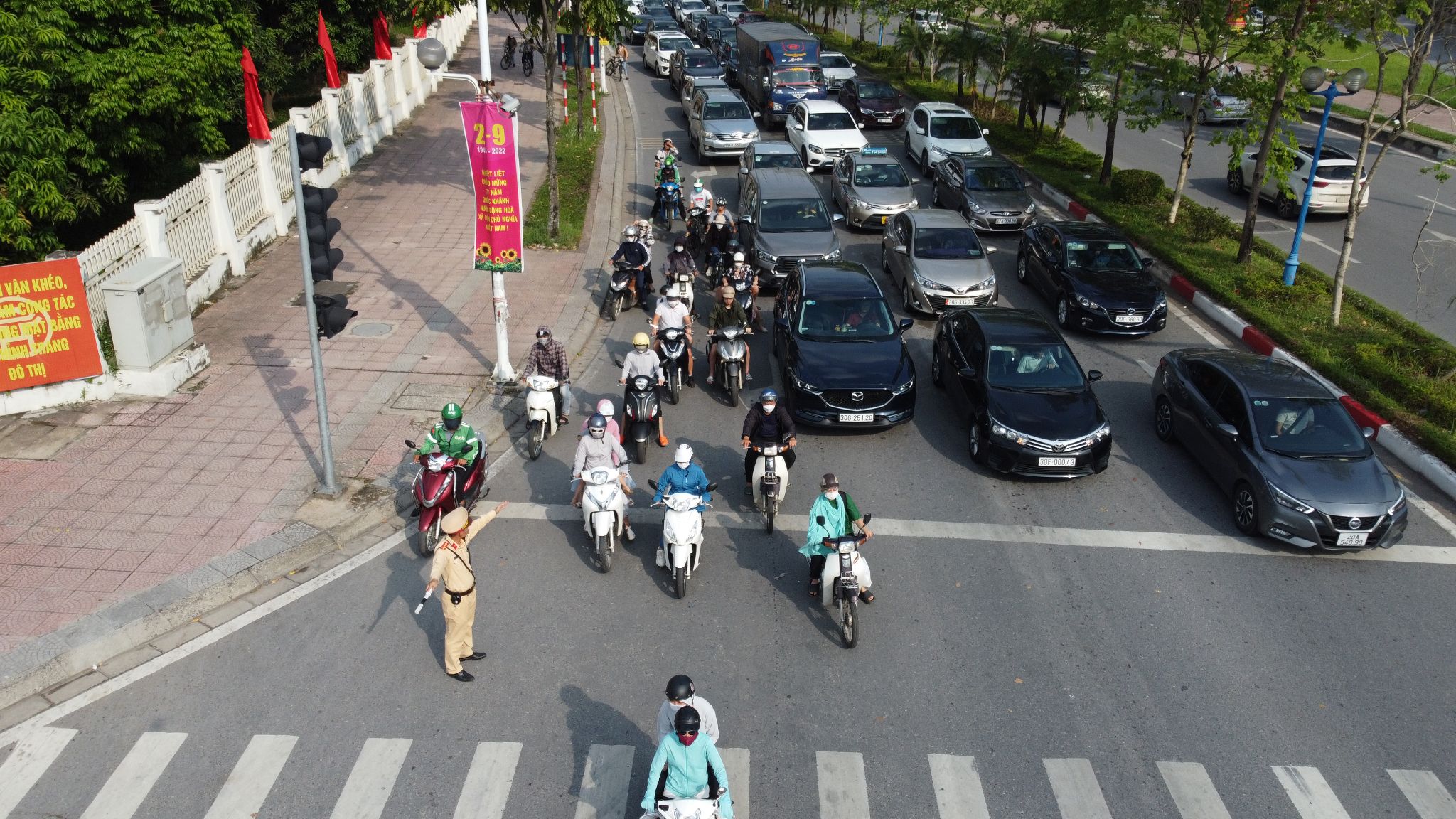 Chủ động phương án giải quyết ùn tắc từ xa đón người dân về Thủ đô lao động, học tập - ảnh 2