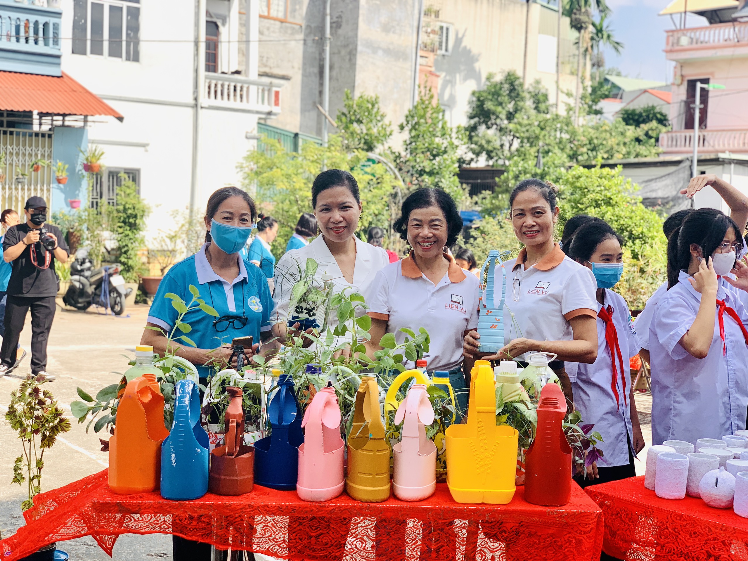 Hội LHPN quận Bắc Từ Liêm: Khánh thành sân chơi tái chế cho trẻ em - ảnh 3