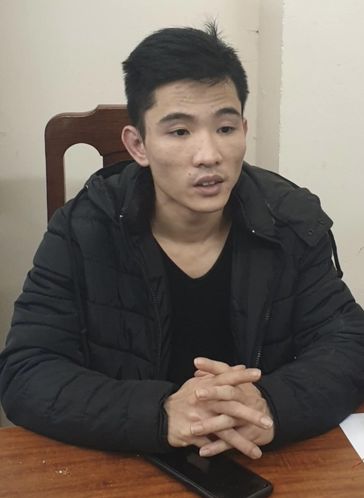 Hôm nay, ngày 13/10, xét xử đối tượng đóng đinh vào đầu bé gái 3 tuổi ở Thạch Thất - ảnh 1