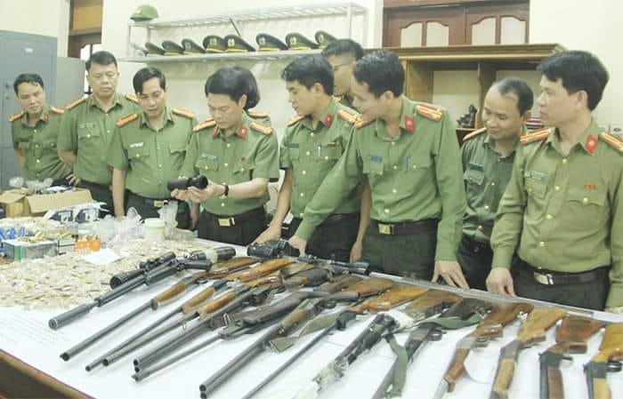 Triệt phá 2 đường dây chế tạo, tàng trữ, mua bán vũ khí, vật liệu nổ quy mô lớn - ảnh 1