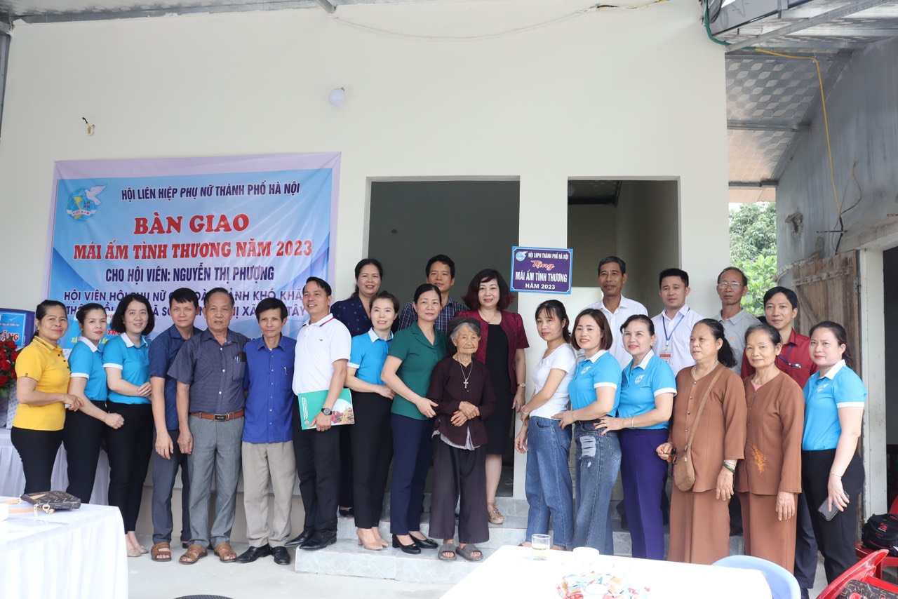Bàn giao mái ấm tình thương cho phụ nữ khó khăn - ảnh 5