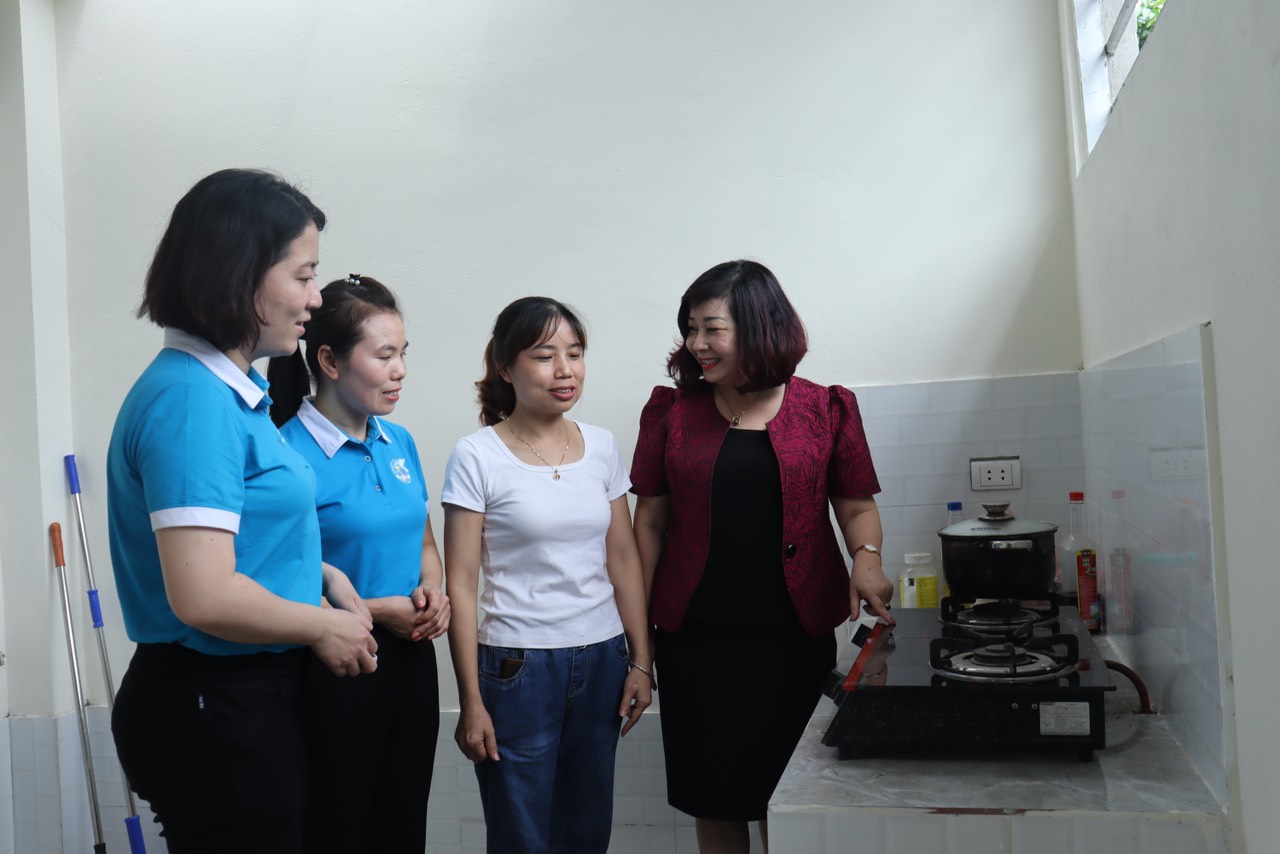 Bàn giao mái ấm tình thương cho phụ nữ khó khăn - ảnh 7