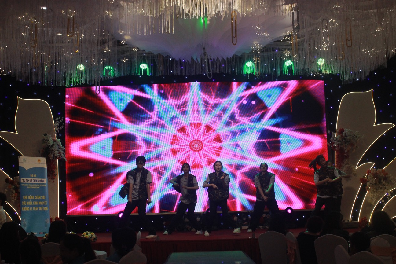 Chăm sóc sức khỏe vị thành niên cần sự tham gia của gia đình, nhà trường và toàn xã hội - ảnh 2