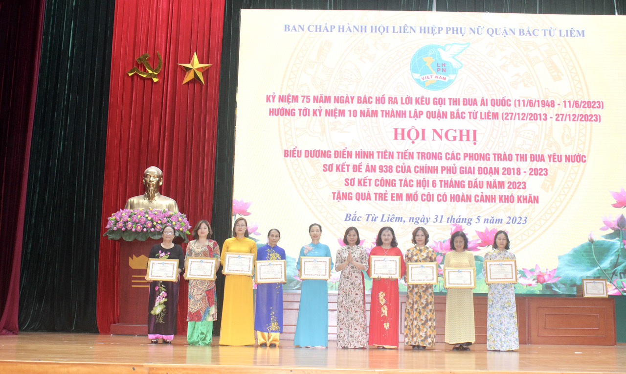 Biểu dương 75 tập thể, cá nhân có thành tích trong phong trào thi đua yêu nước - ảnh 10