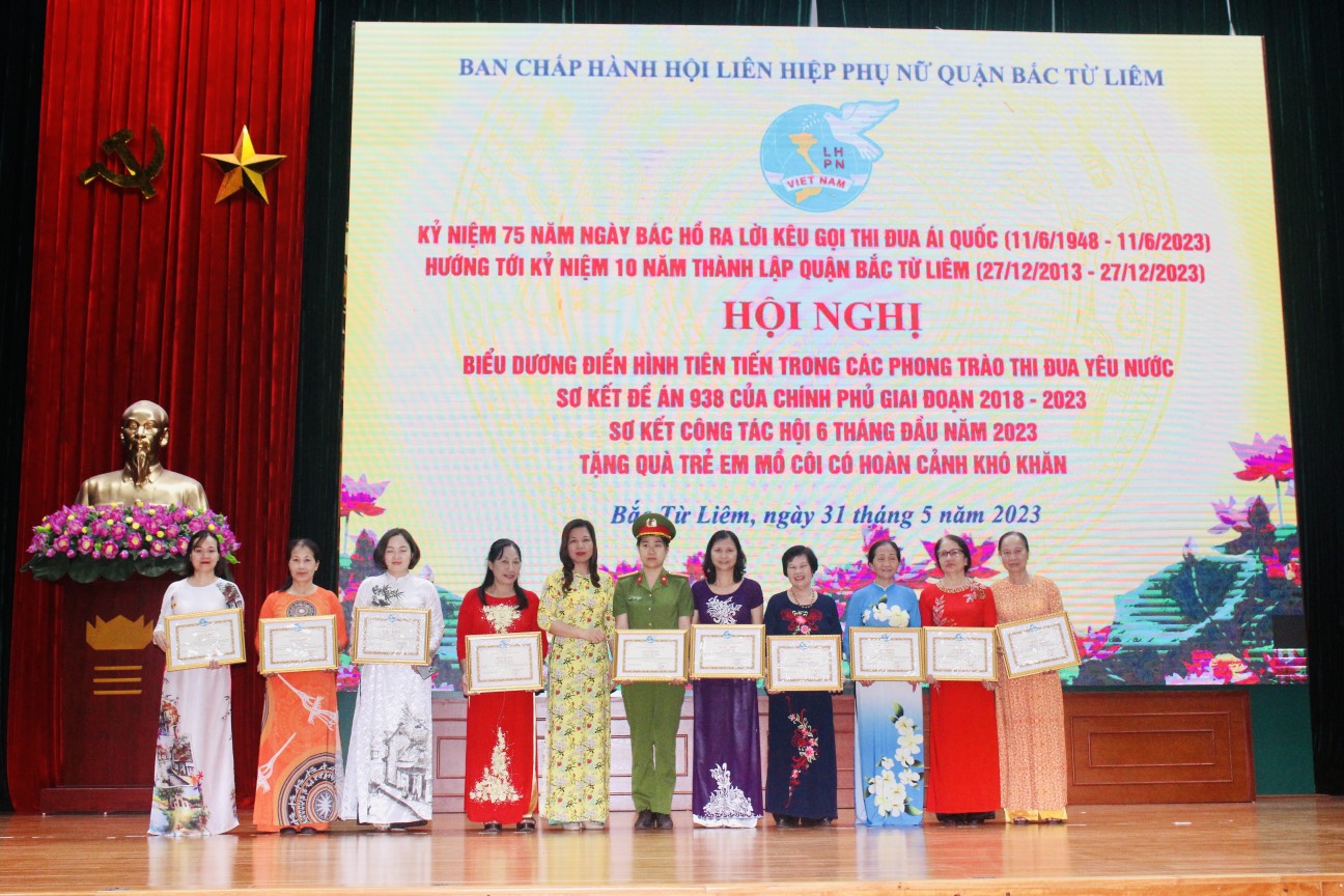 Biểu dương 75 tập thể, cá nhân có thành tích trong phong trào thi đua yêu nước - ảnh 9