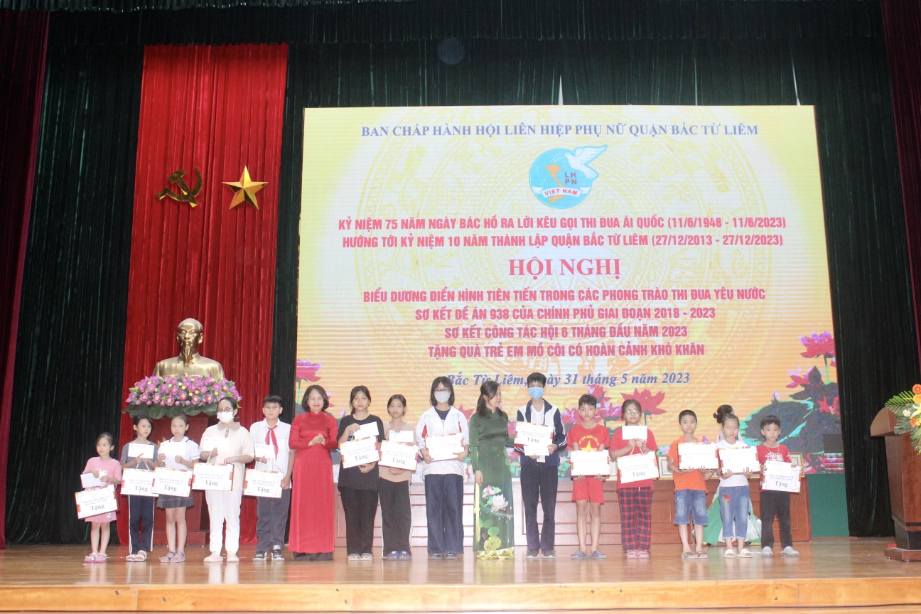 Biểu dương 75 tập thể, cá nhân có thành tích trong phong trào thi đua yêu nước - ảnh 7
