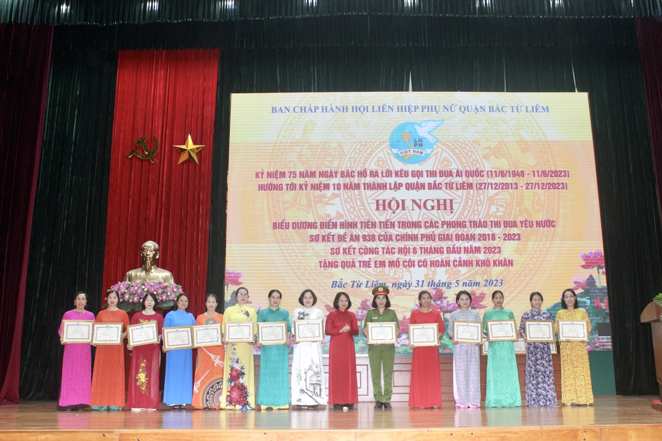 Biểu dương 75 tập thể, cá nhân có thành tích trong phong trào thi đua yêu nước - ảnh 11