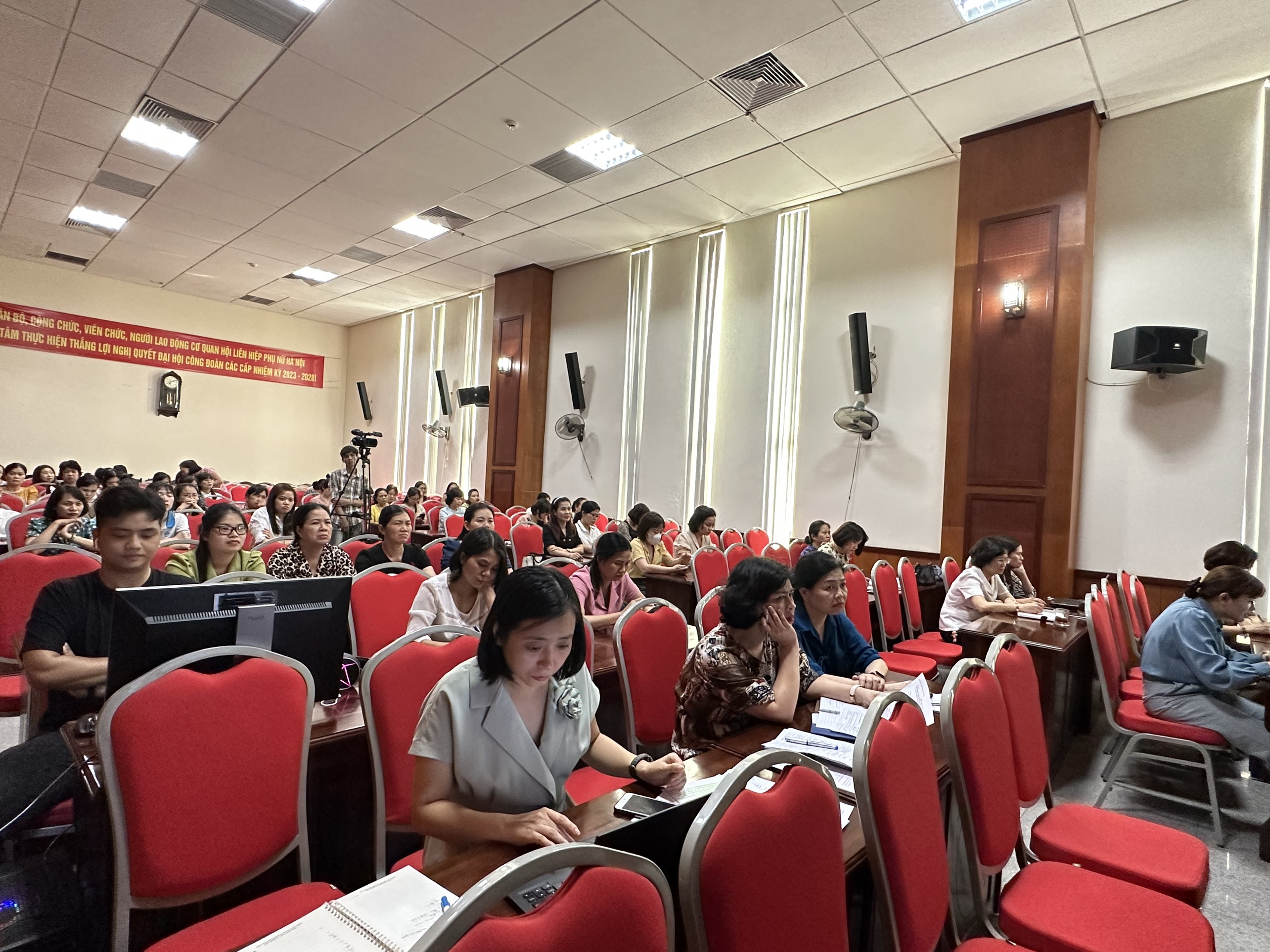 Hội LHPN TP Hà Nội: Tập huấn về tình hình tội phạm về ma tuý cho các cán bộ Hội Phụ nữ - ảnh 2
