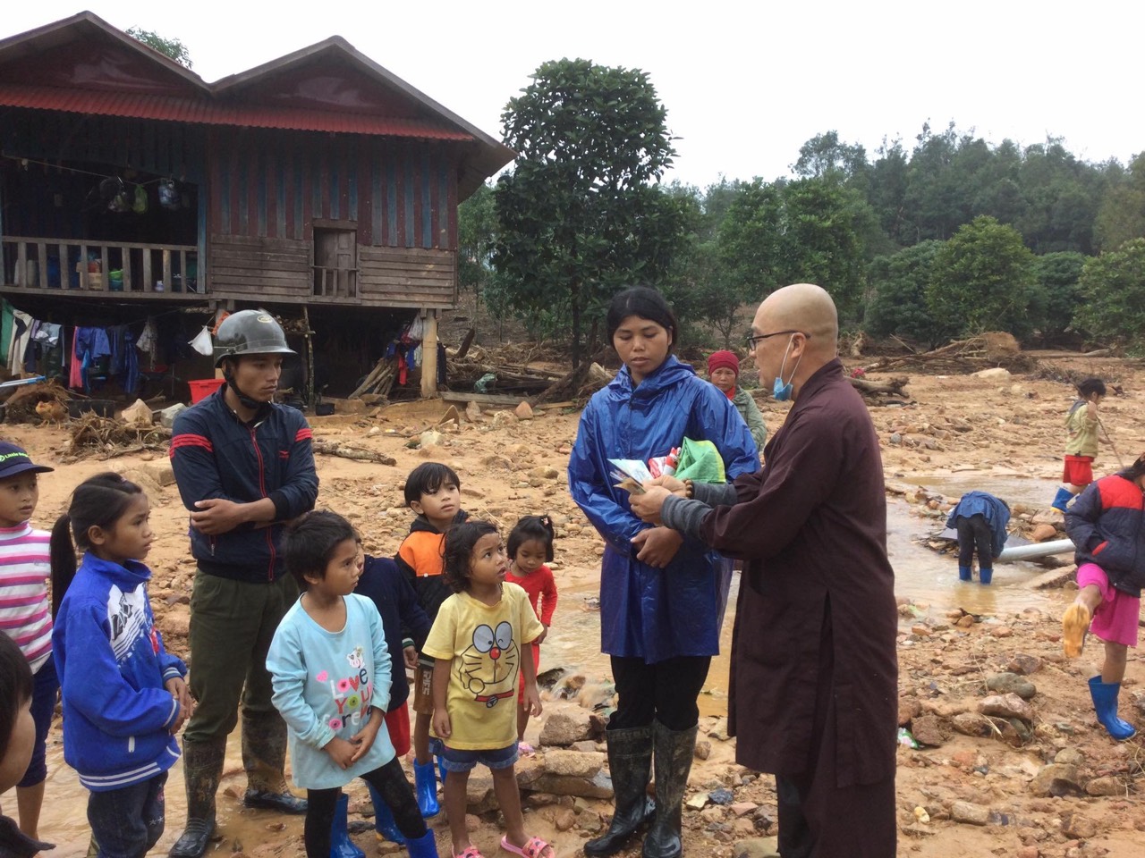 Sư thầy vận động nhân dân bảo vệ môi trường, xây dựng nếp sống văn minh - ảnh 3