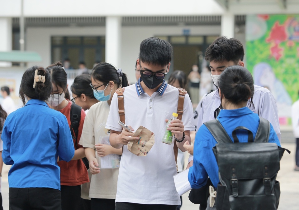 Quận Thanh Xuân: Áo xanh tình nguyện tặng quà, tiếp sức mùa thi - ảnh 10