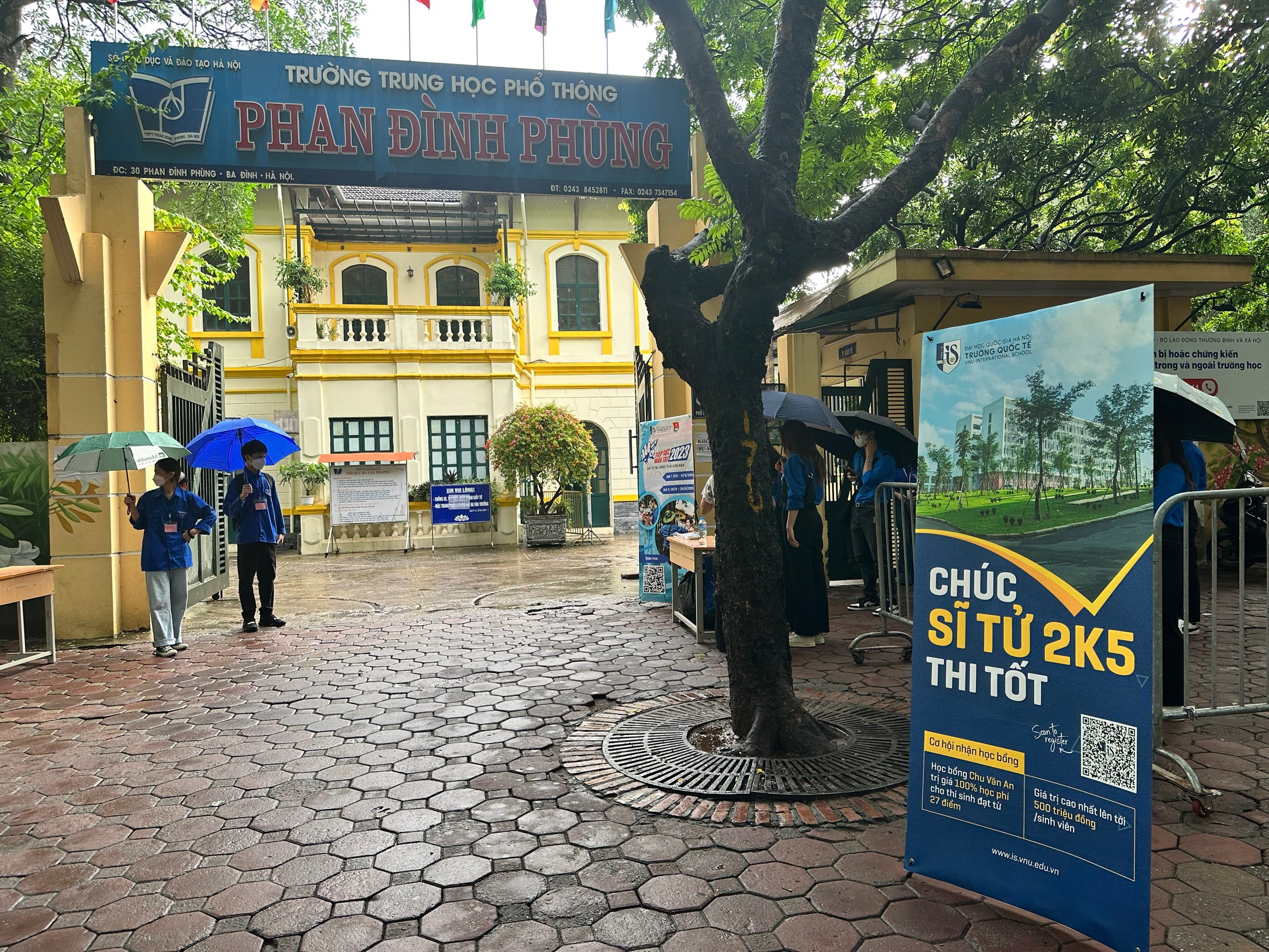 Những hình ảnh đẹp của các thí sinh trong ngày thi tốt nghiệp THPT đầu tiên - ảnh 5