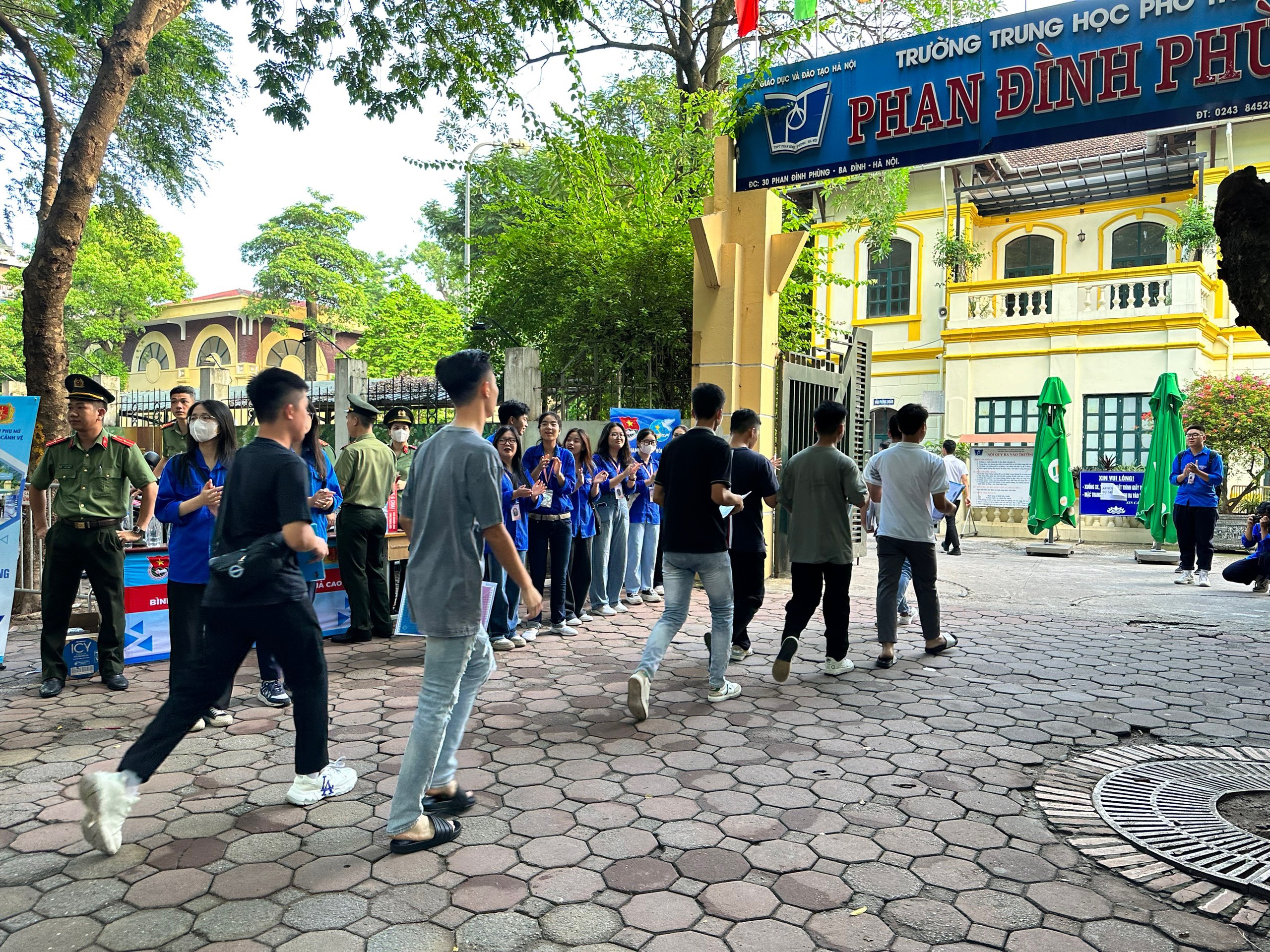 Thí sinh tự tin bước vào ngày cuối Kỳ thi tốt nghiệp THPT 2023 - ảnh 6