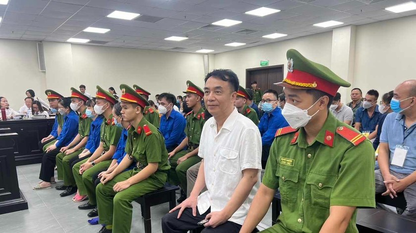 Cựu Cục phó Cục Quản lý thị trường Hà Nội bị đề nghị 9-10 năm tù - ảnh 1