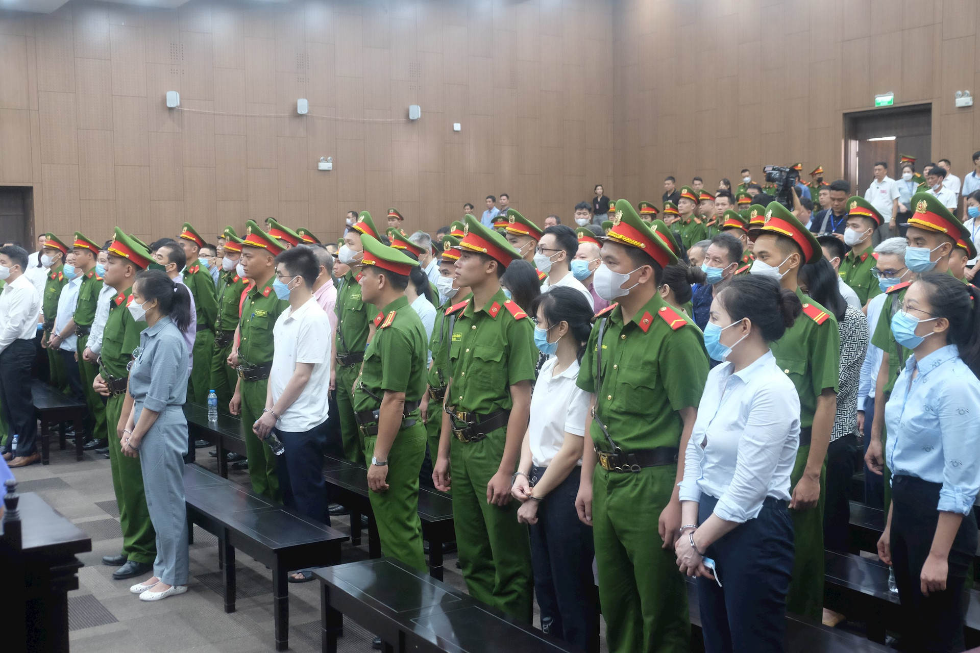Xét xử vụ án “Chuyến bay giải cứu”: Tòa án lương tâm sẽ phán xét bị cáo suốt cuộc đời - ảnh 1