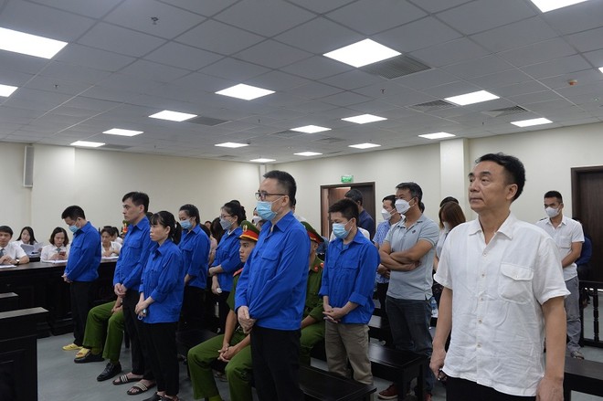 Cựu Phó Cục trưởng Cục Quản lý thị trường lĩnh án 9 năm tù - ảnh 1