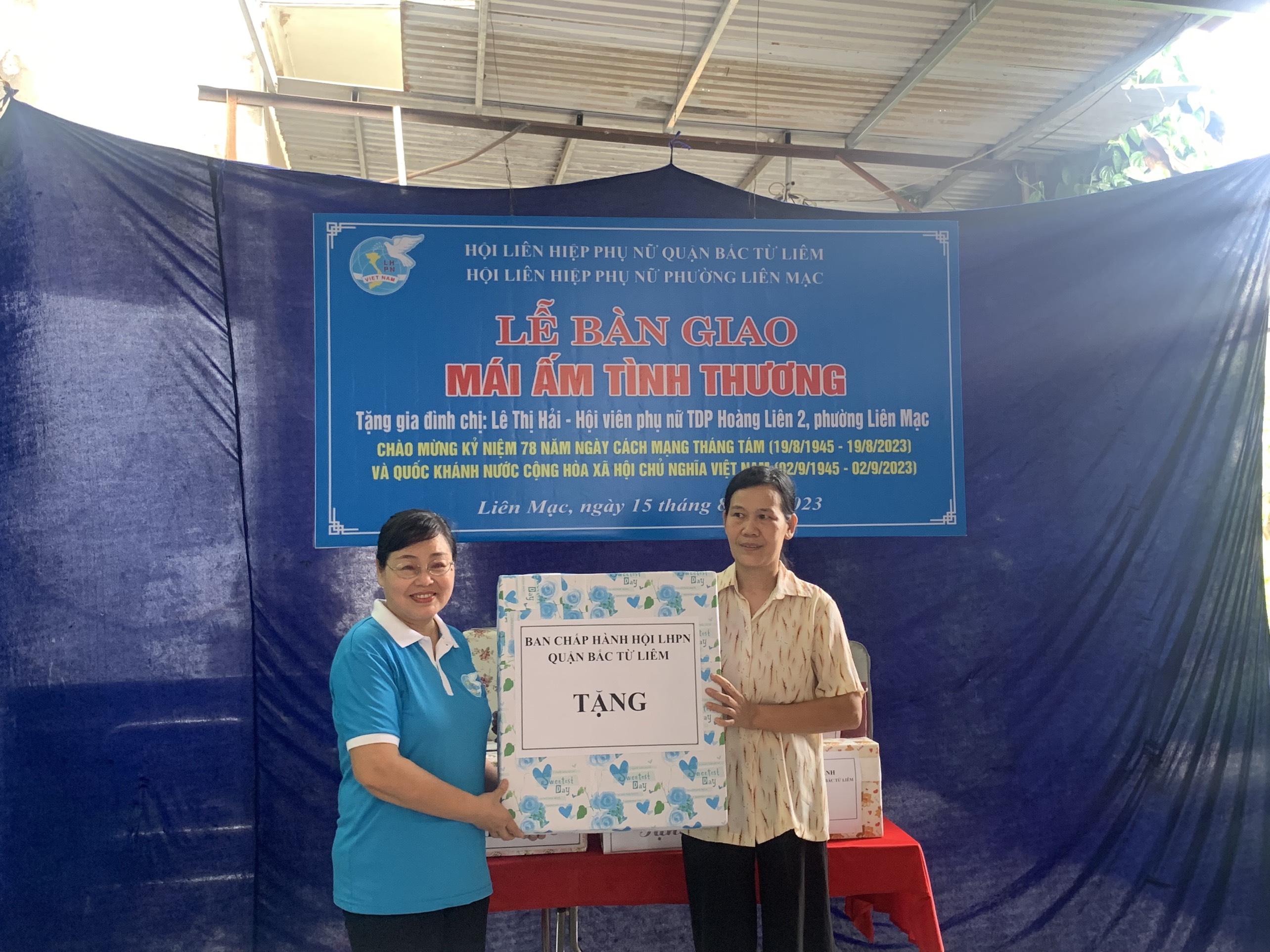 Hội LHPN quận Bắc Từ Liêm: Bàn giao mái ấm tình thương cho gia đình hội viên khó khăn - ảnh 4