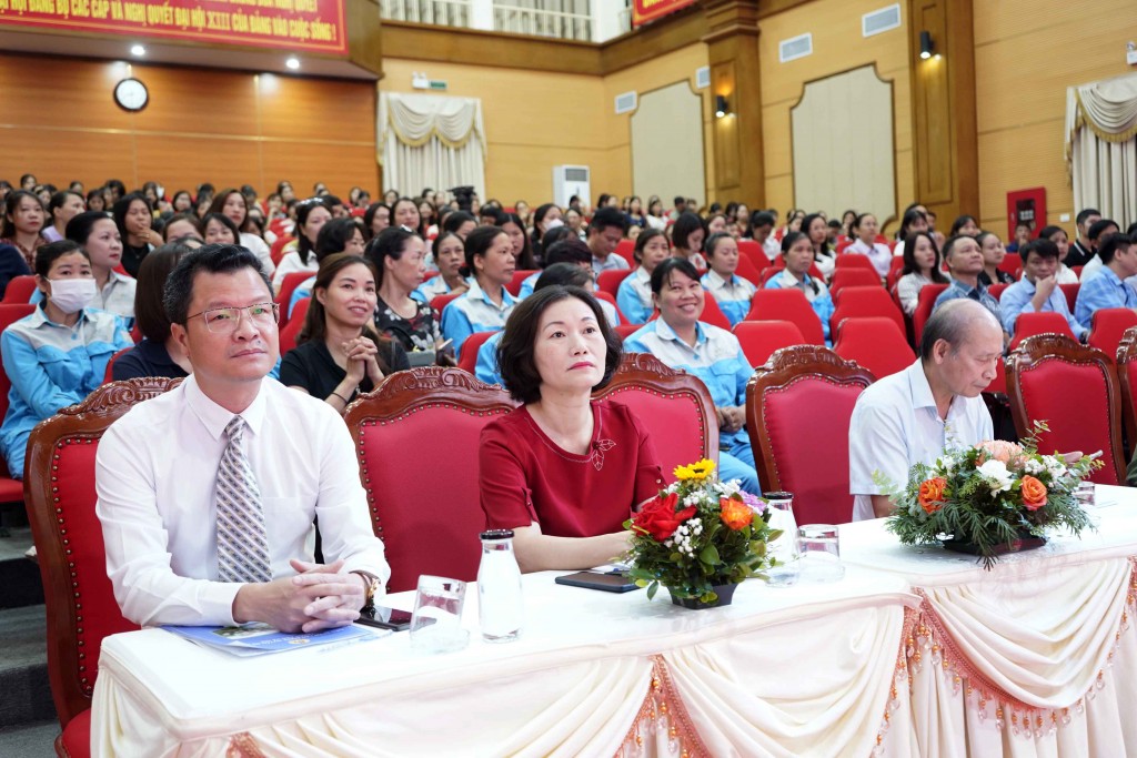 Giải đáp nhiều chính sách liên quan đến đến người lao động và nhận diện tín dụng đen - ảnh 2