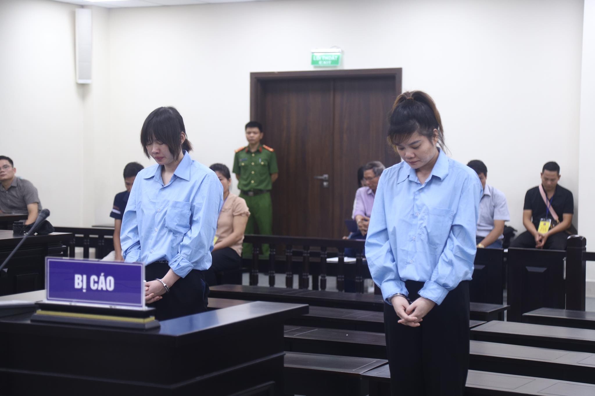 Hai bảo mẫu bạo hành trẻ 17 tháng tuổi tử vong ở Thường Tín, Hà Nội: Tù Chung thân và 20 năm tù cho các bị cáo - ảnh 1