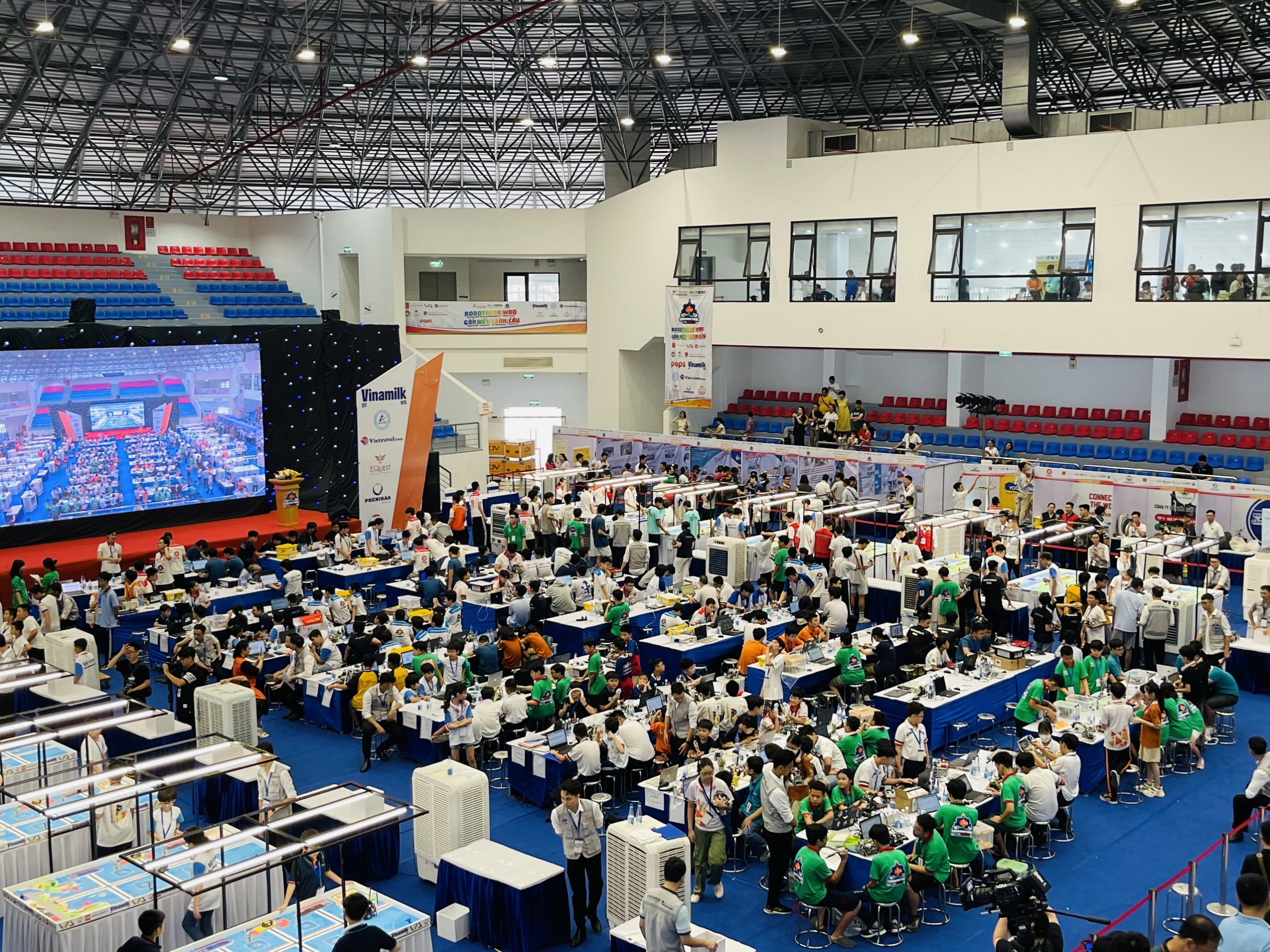 Học sinh quận Ba Đình giành giải Vàng trong Cuộc thi Robot thế giới 2023 - ảnh 1