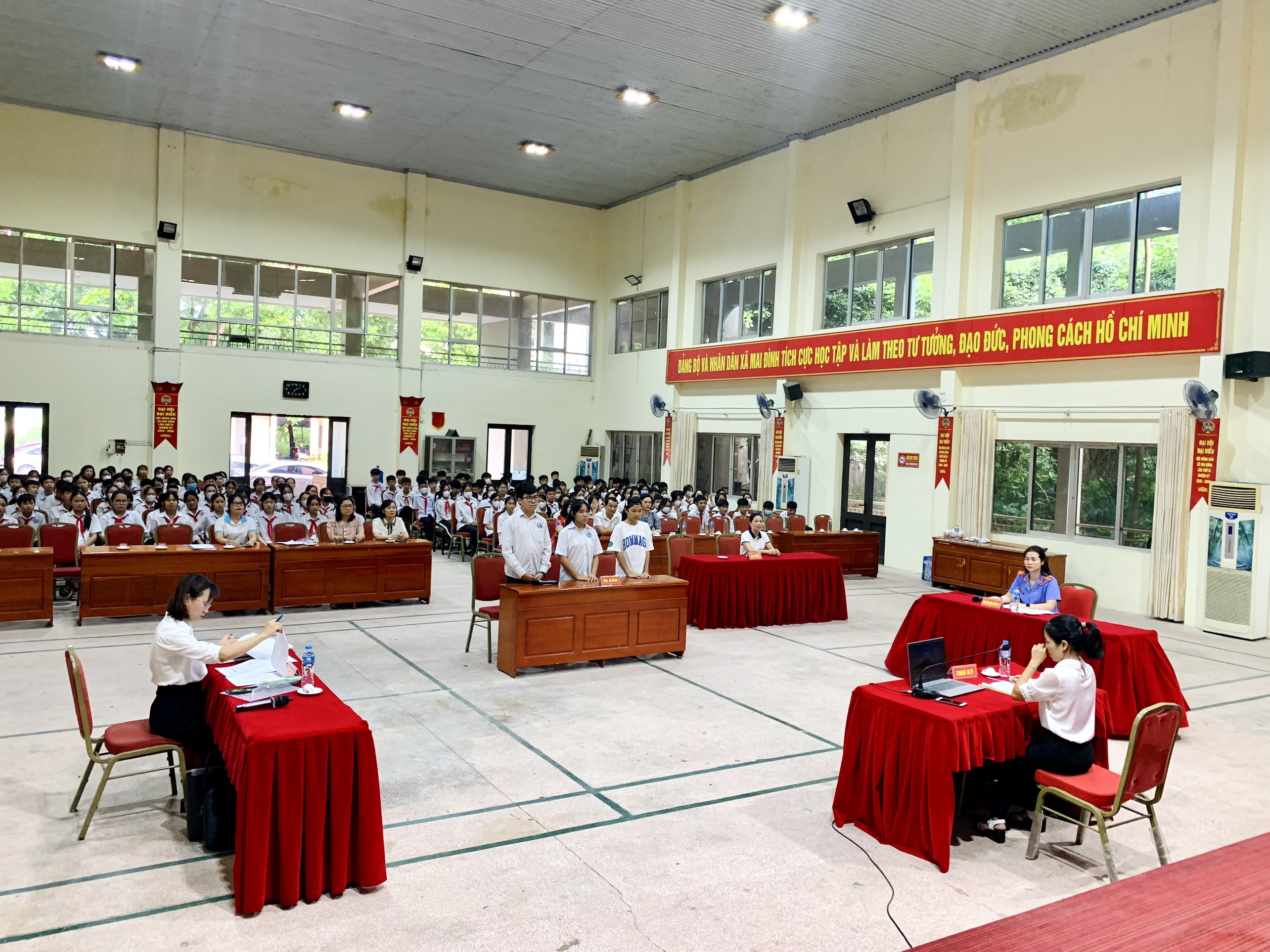 Tuyên truyền phòng chống xâm hại, bạo lực học đường cho học sinh thông qua phiên toà giả định - ảnh 2