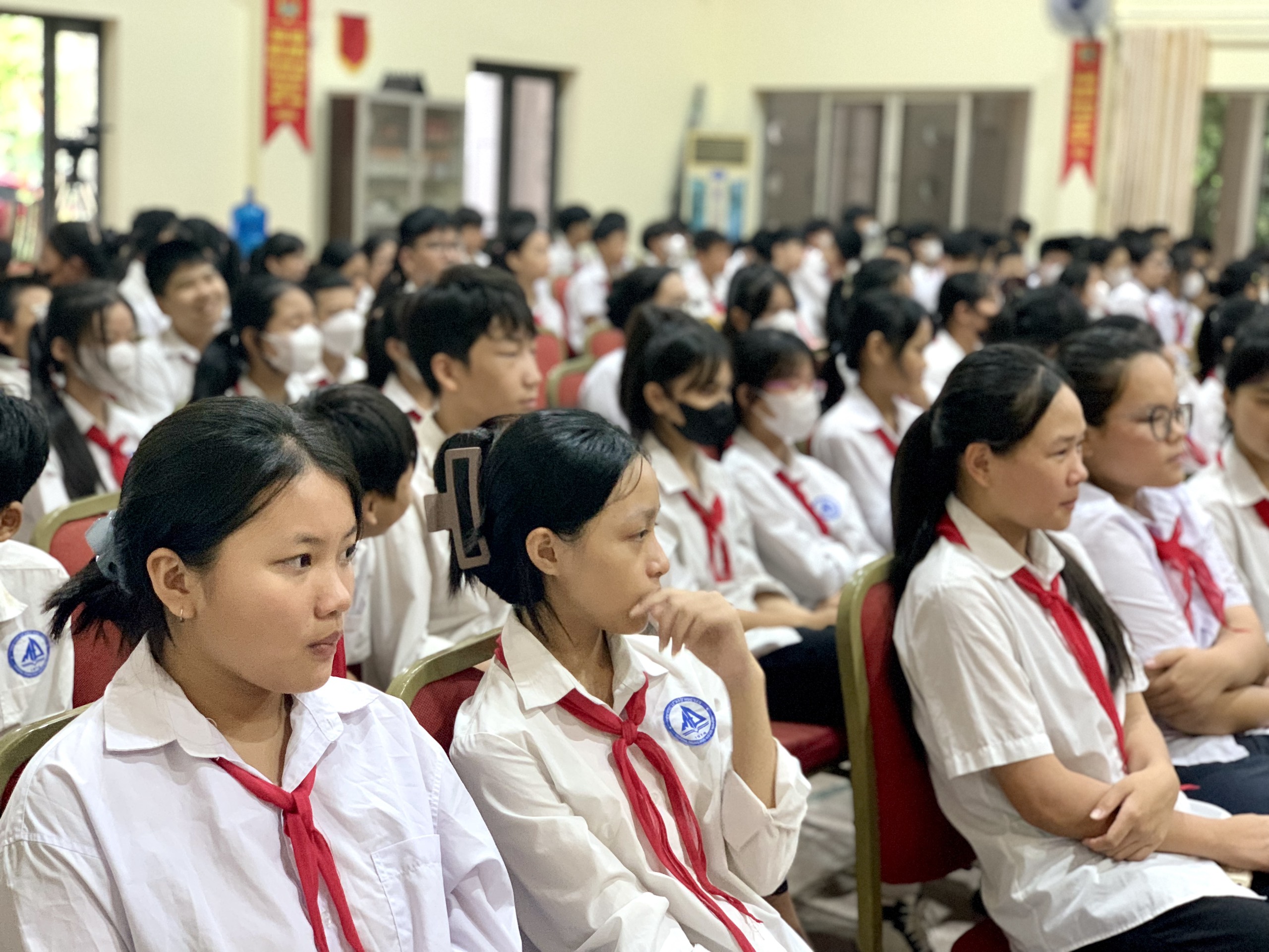 Tuyên truyền phòng chống xâm hại, bạo lực học đường cho học sinh thông qua phiên toà giả định - ảnh 4