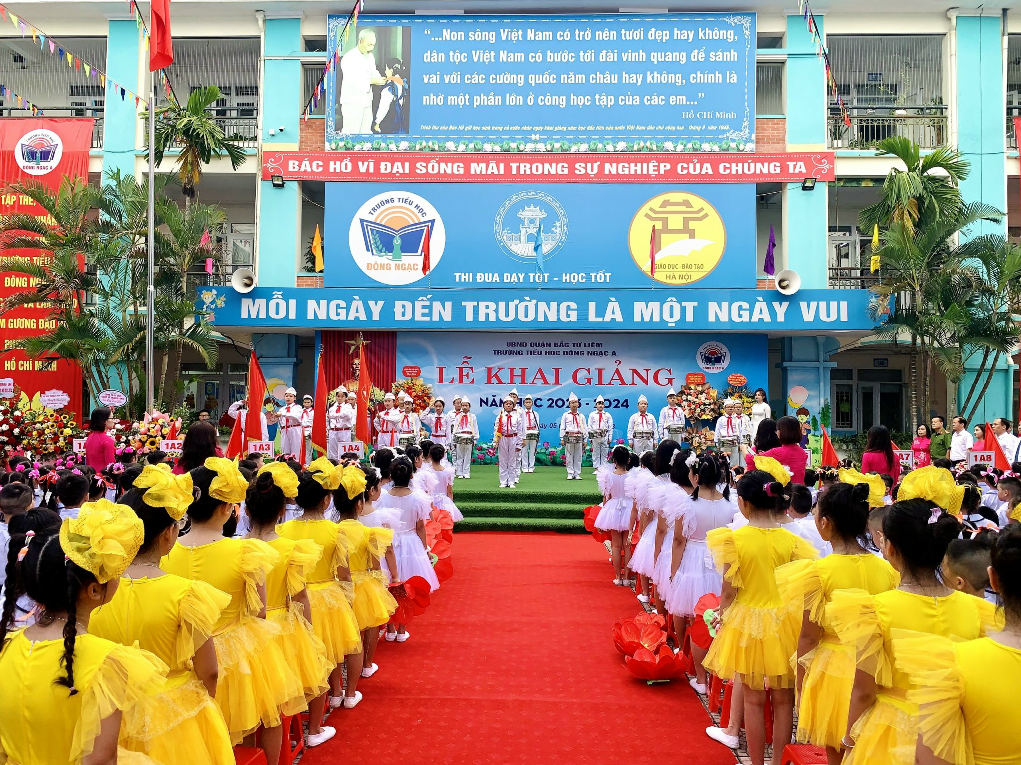 Chào đón năm học mới: Hơn 2,2 triệu học sinh Thủ đô hân hoan dự lễ khai giảng  - ảnh 13