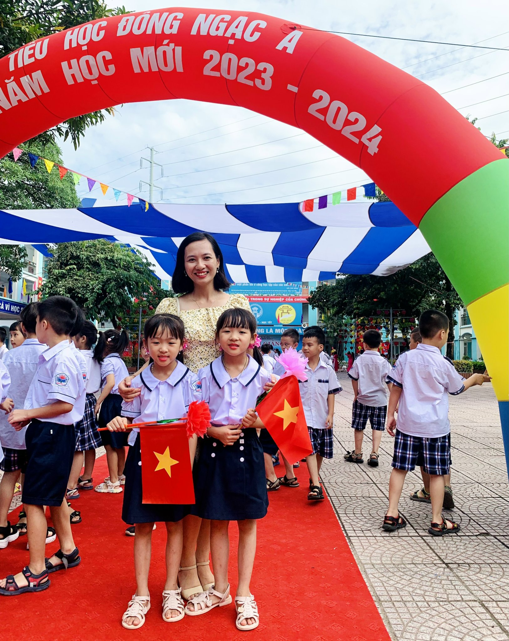 Chào đón năm học mới: Hơn 2,2 triệu học sinh Thủ đô hân hoan dự lễ khai giảng  - ảnh 2