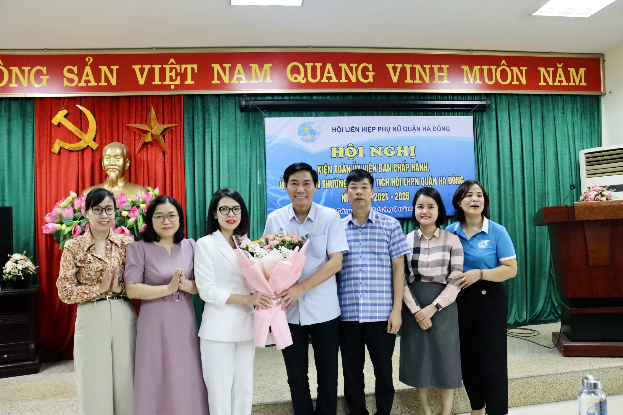 Hội LHPN quận Hà Đông có Chủ tịch Hội LHPN mới - ảnh 2