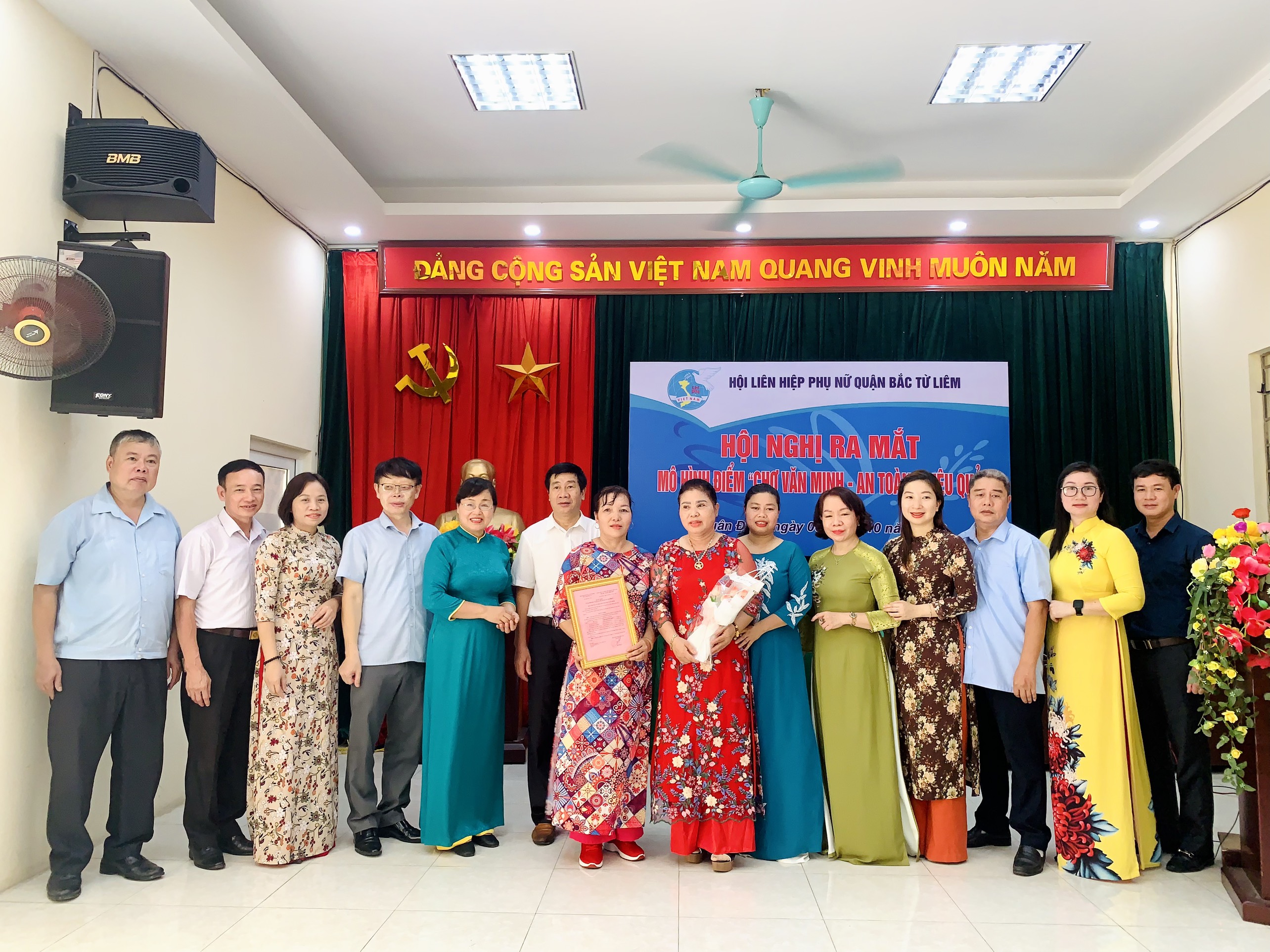 Hội LHPN quận Bắc Từ Liêm: Ra mắt mô hình điểm “Chợ văn minh – an toàn – hiệu quả” - ảnh 7