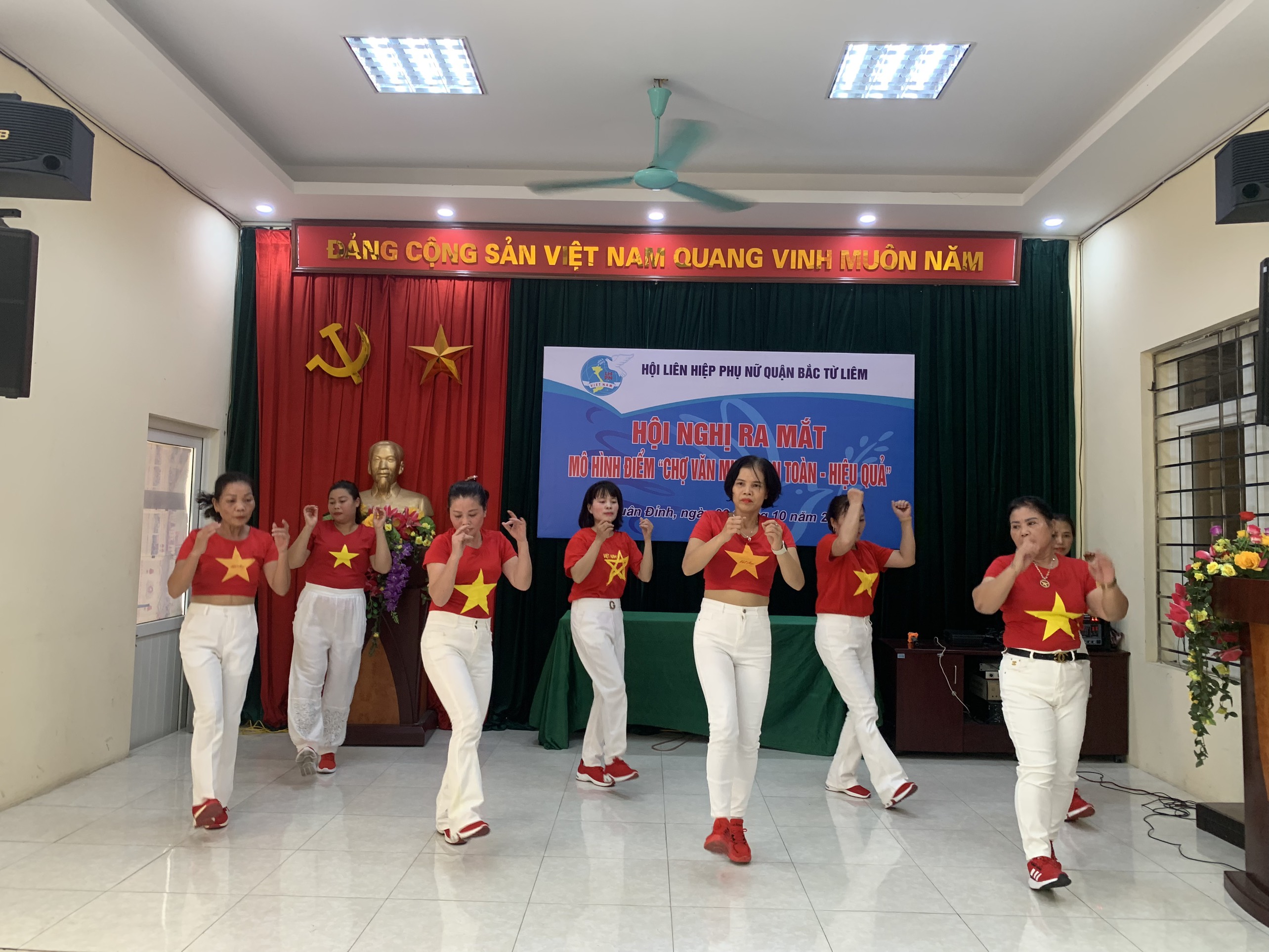 Hội LHPN quận Bắc Từ Liêm: Ra mắt mô hình điểm “Chợ văn minh – an toàn – hiệu quả” - ảnh 3