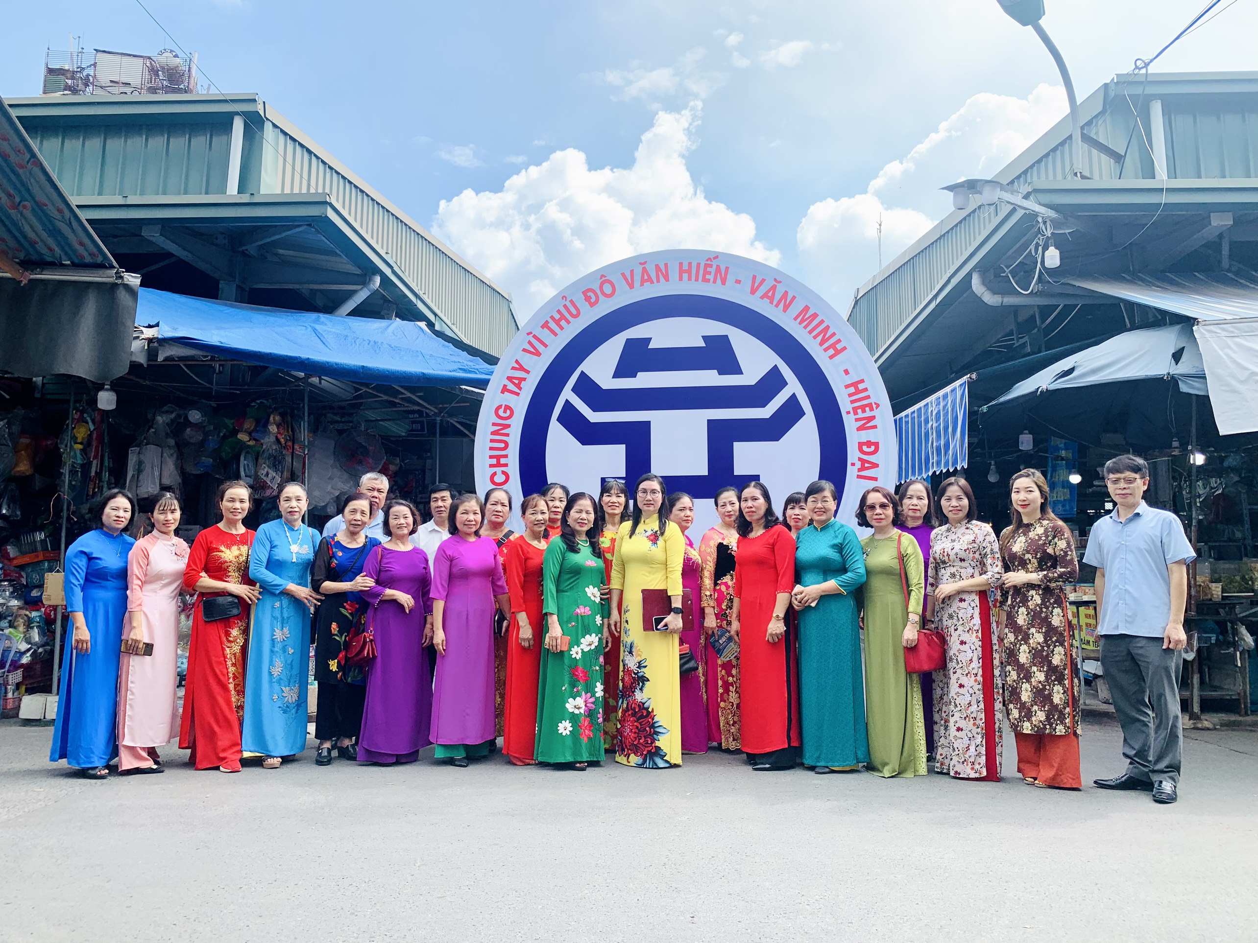 Hội LHPN quận Bắc Từ Liêm: Ra mắt mô hình điểm “Chợ văn minh – an toàn – hiệu quả” - ảnh 1
