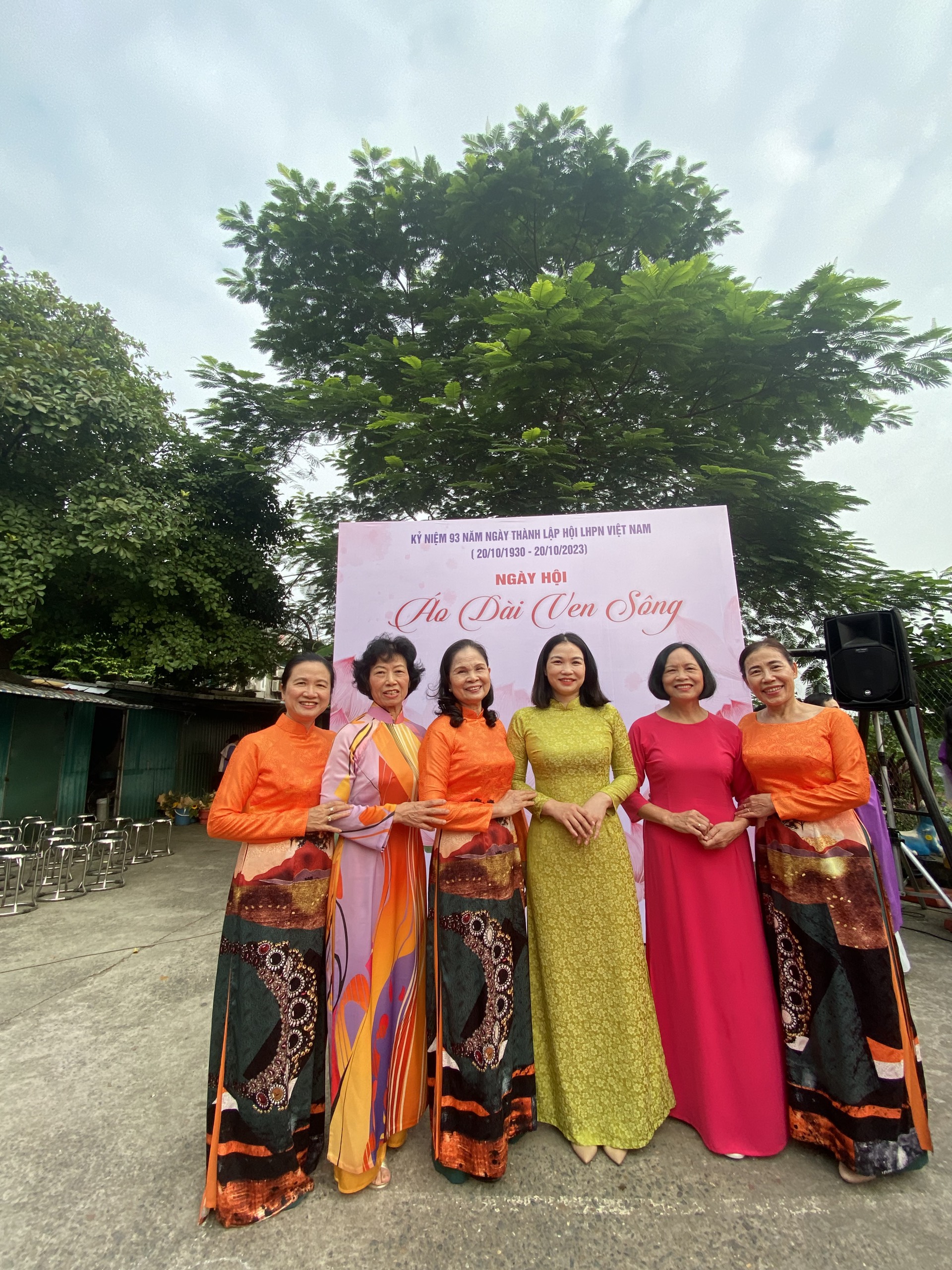 Ngày hội “áo dài ven sông” đến với nữ lao động nhập cư - ảnh 13