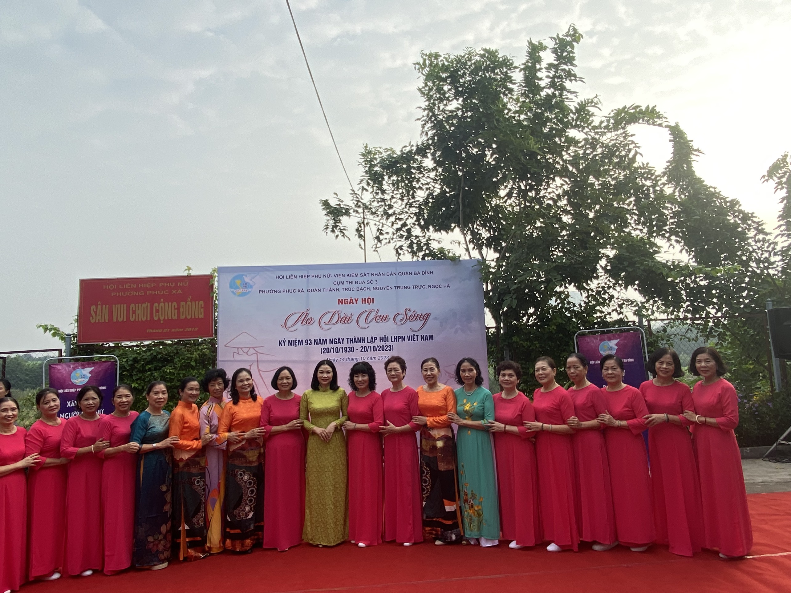 Ngày hội “áo dài ven sông” đến với nữ lao động nhập cư - ảnh 12