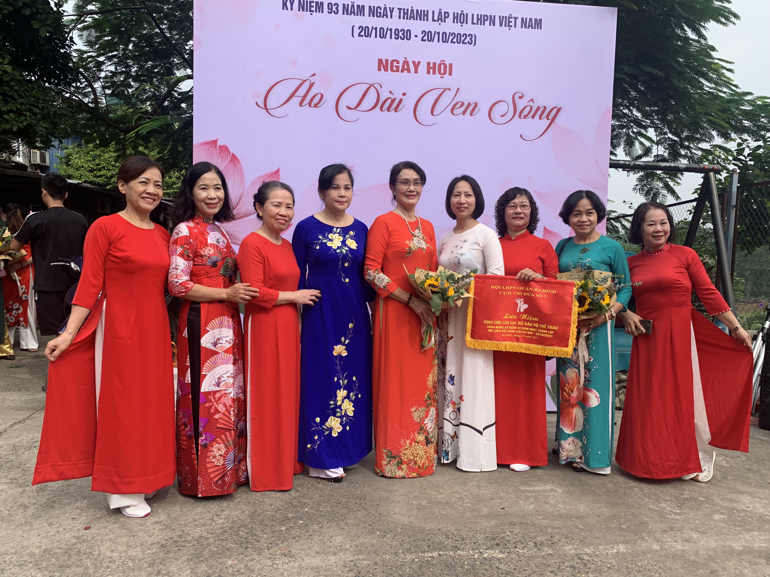 Ngày hội “áo dài ven sông” đến với nữ lao động nhập cư - ảnh 9