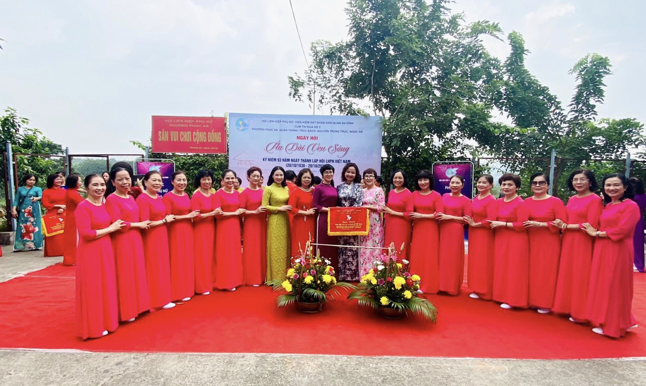 Ngày hội “áo dài ven sông” đến với nữ lao động nhập cư - ảnh 8
