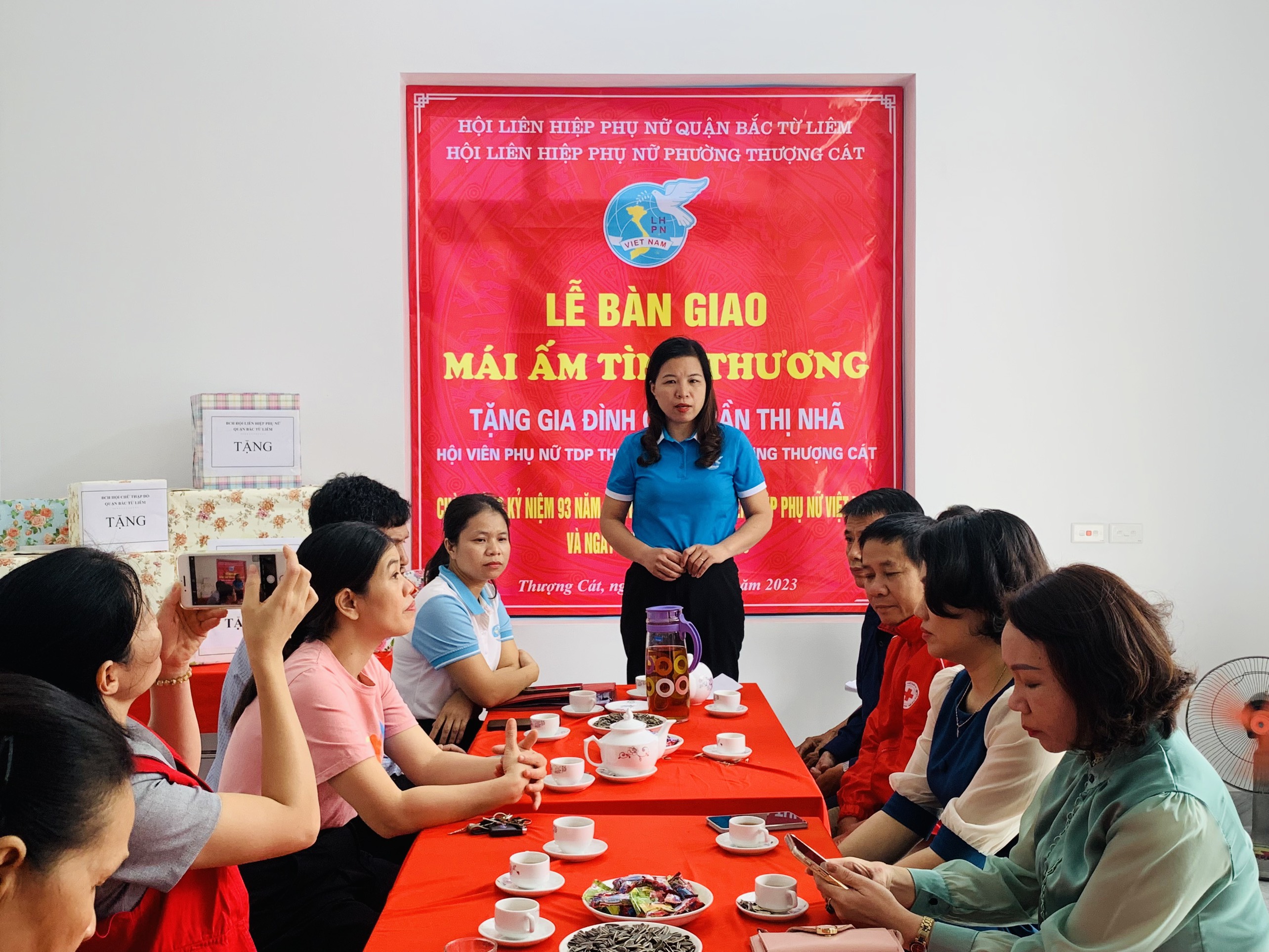 Hội LHPN quận Bắc Từ Liêm: Trao “Mái ấm tình thương” cho gia đình bà Trần Thị Nhã - ảnh 2