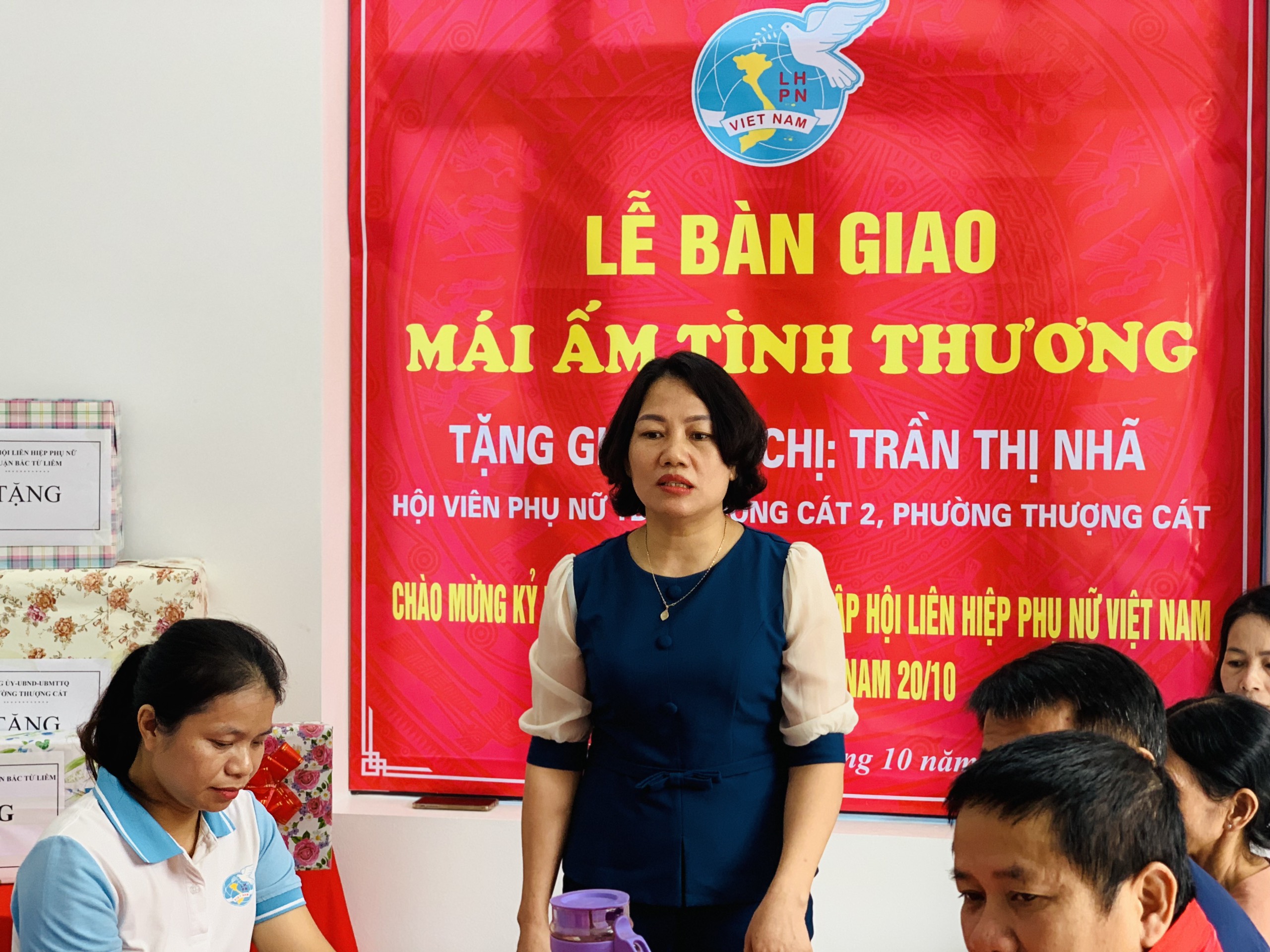 Hội LHPN quận Bắc Từ Liêm: Trao “Mái ấm tình thương” cho gia đình bà Trần Thị Nhã - ảnh 3