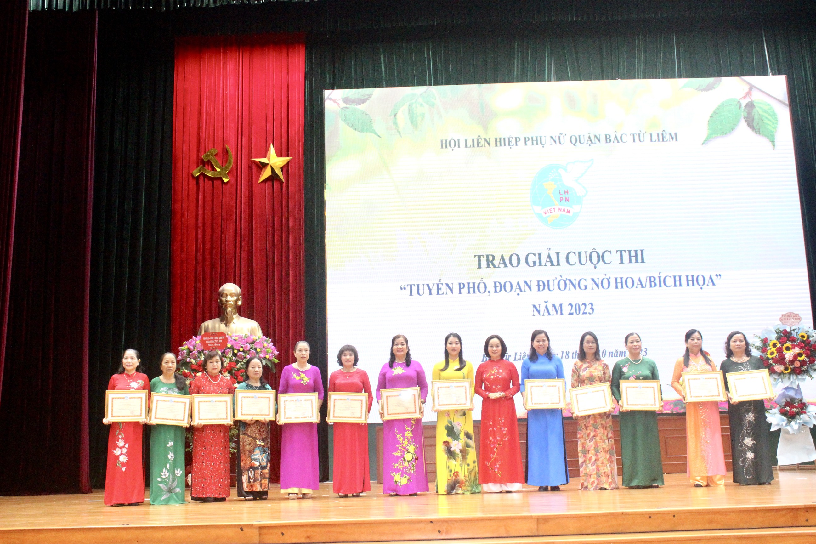 Hội LHPN quận Bắc Từ Liêm: Gặp mặt kỷ niệm 93 năm ngày thành lập Hội LHPN Việt Nam - ảnh 9