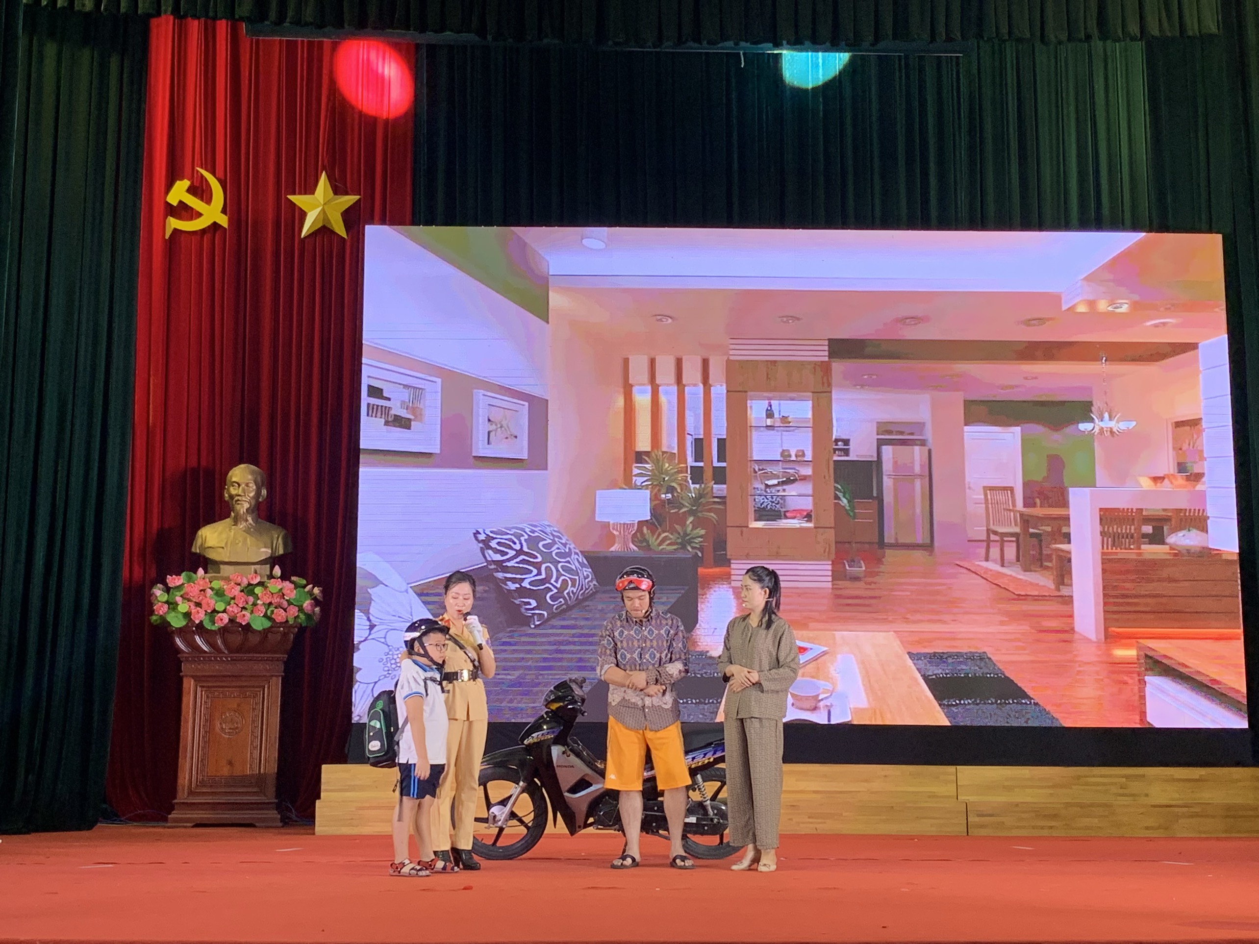 Sôi nổi Hội thi “nữ tuyên truyền viên giỏi về an toàn giao thông” năm 2023 - ảnh 3