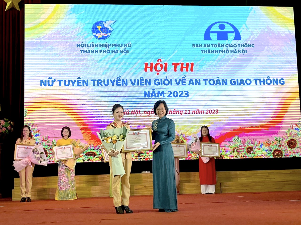 Sôi nổi Hội thi “nữ tuyên truyền viên giỏi về an toàn giao thông” năm 2023 - ảnh 7