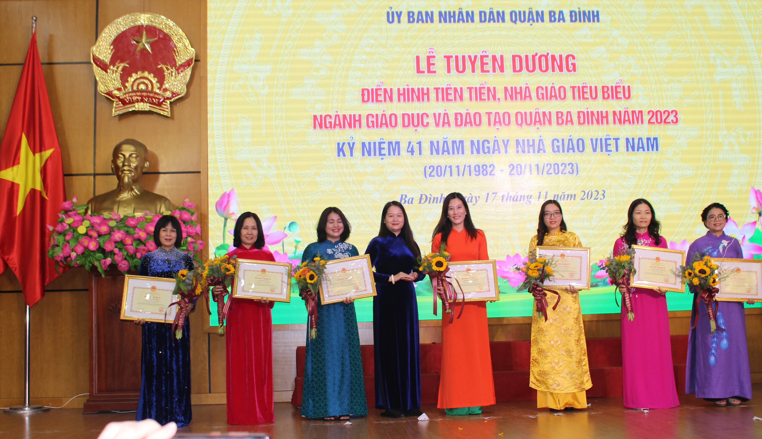 Quận Ba Đình (Hà Nội) tuyên dương nhà giáo tiêu biểu năm 2023 - ảnh 4