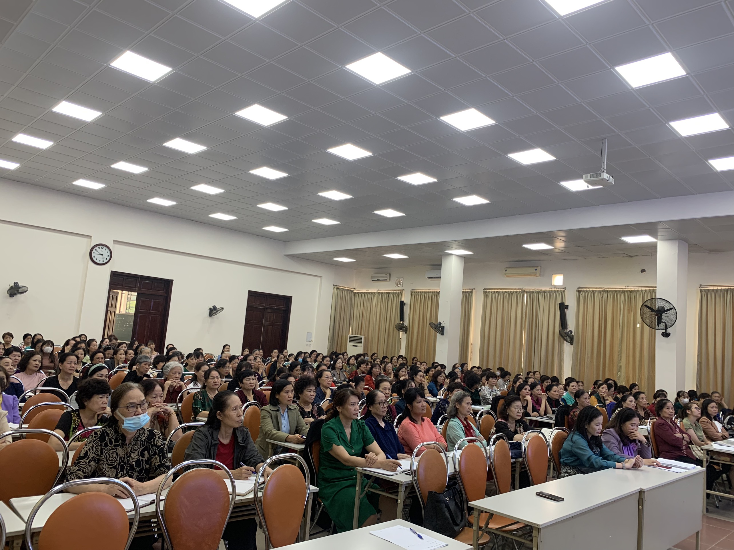 Trang bị kiến thức, kỹ năng phòng ngừa, ứng phó với bạo lực trên cơ sở giới cho cán bộ, hội viên - ảnh 2