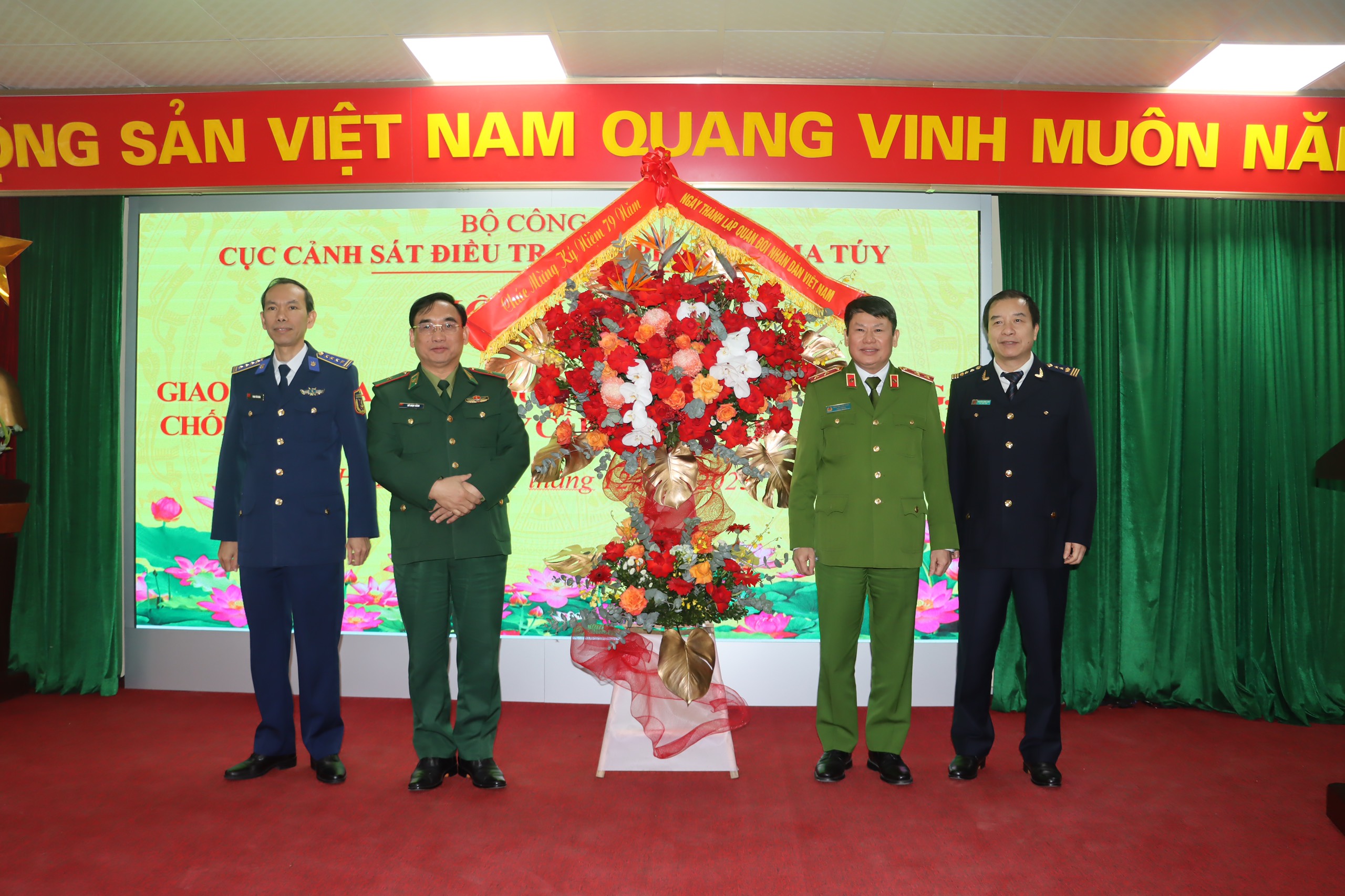 Quyết liệt đấu tranh phòng, chống tội phạm ma tuý từ sớm, từ xa, từ nơi xuất phát - ảnh 3