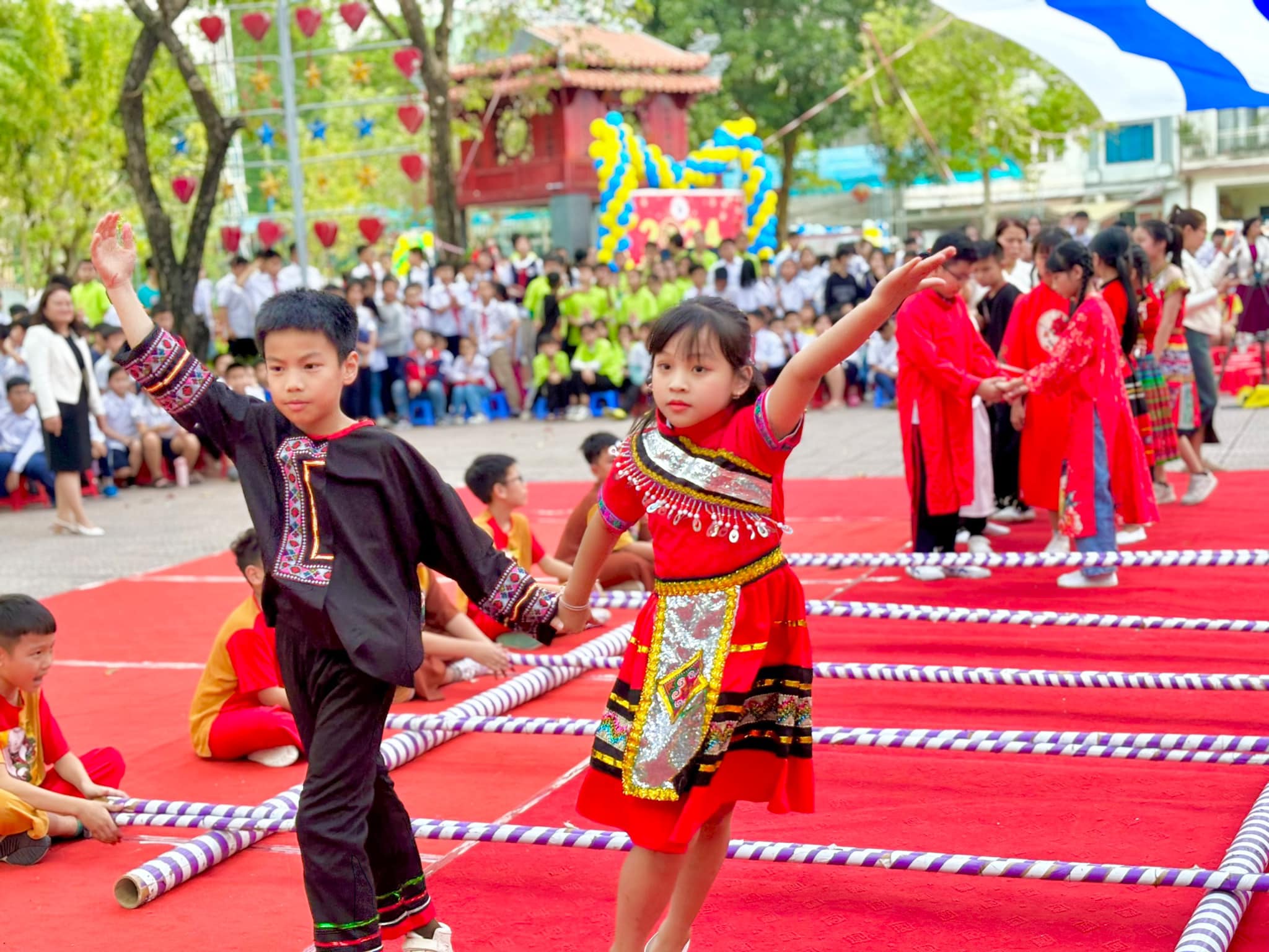 Sôi nổi hoạt động trải nghiệm Tết cổ truyền trong trường học - ảnh 3