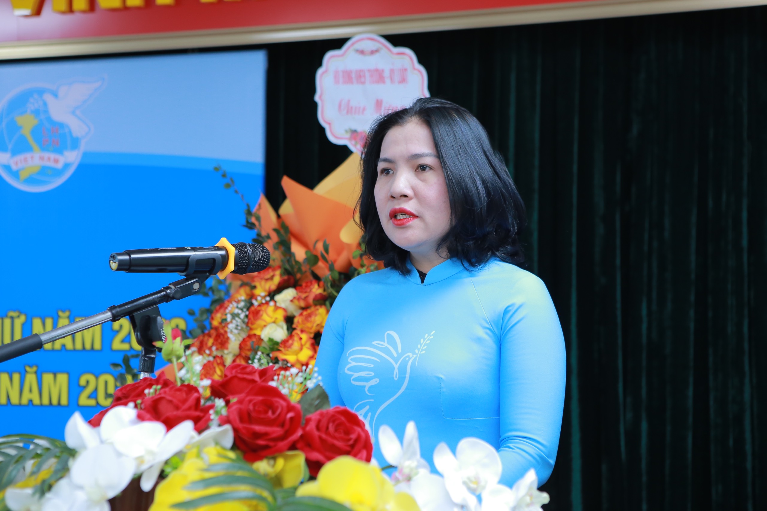 Khen thưởng các tập thể, cá nhân có thành tích xuất sắc trong phong trào Hội Phụ nữ - ảnh 1
