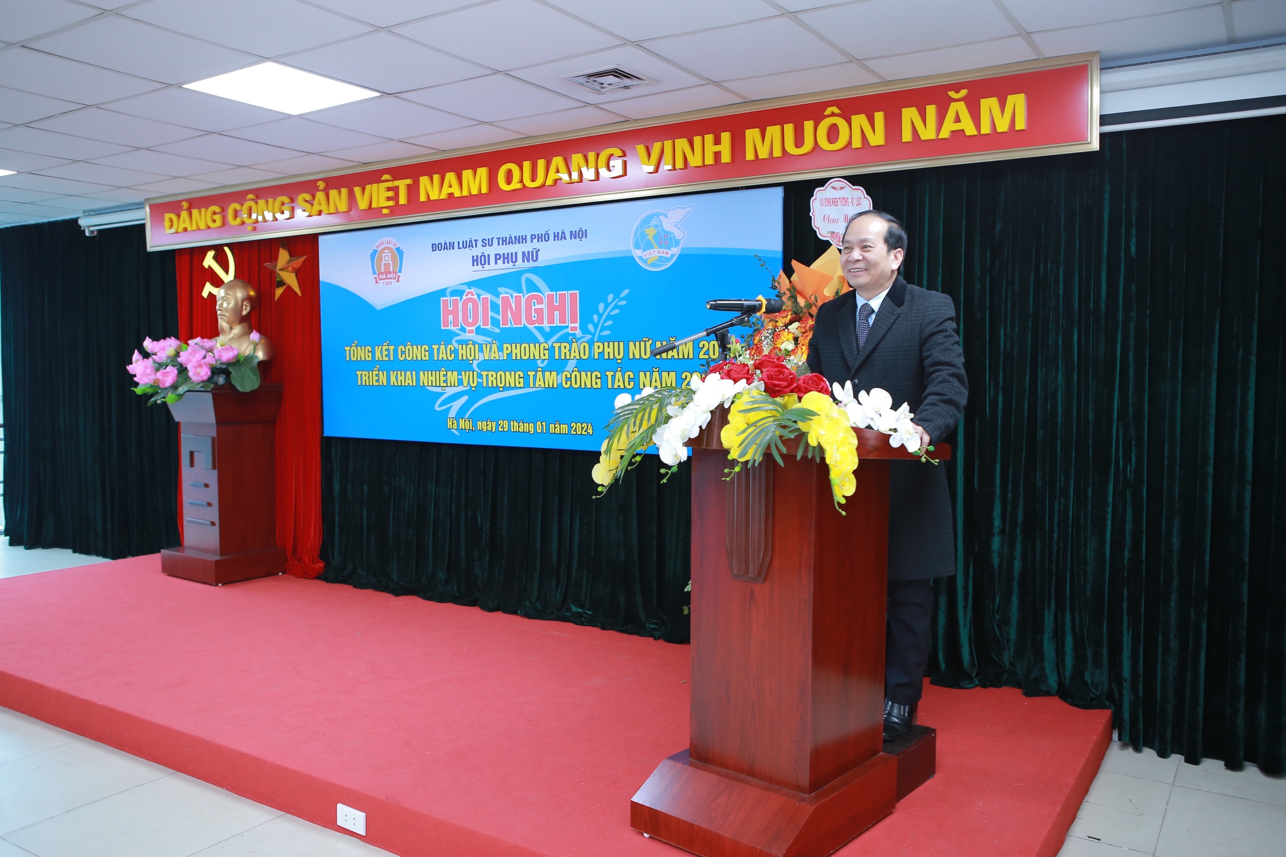 Khen thưởng các tập thể, cá nhân có thành tích xuất sắc trong phong trào Hội Phụ nữ - ảnh 2