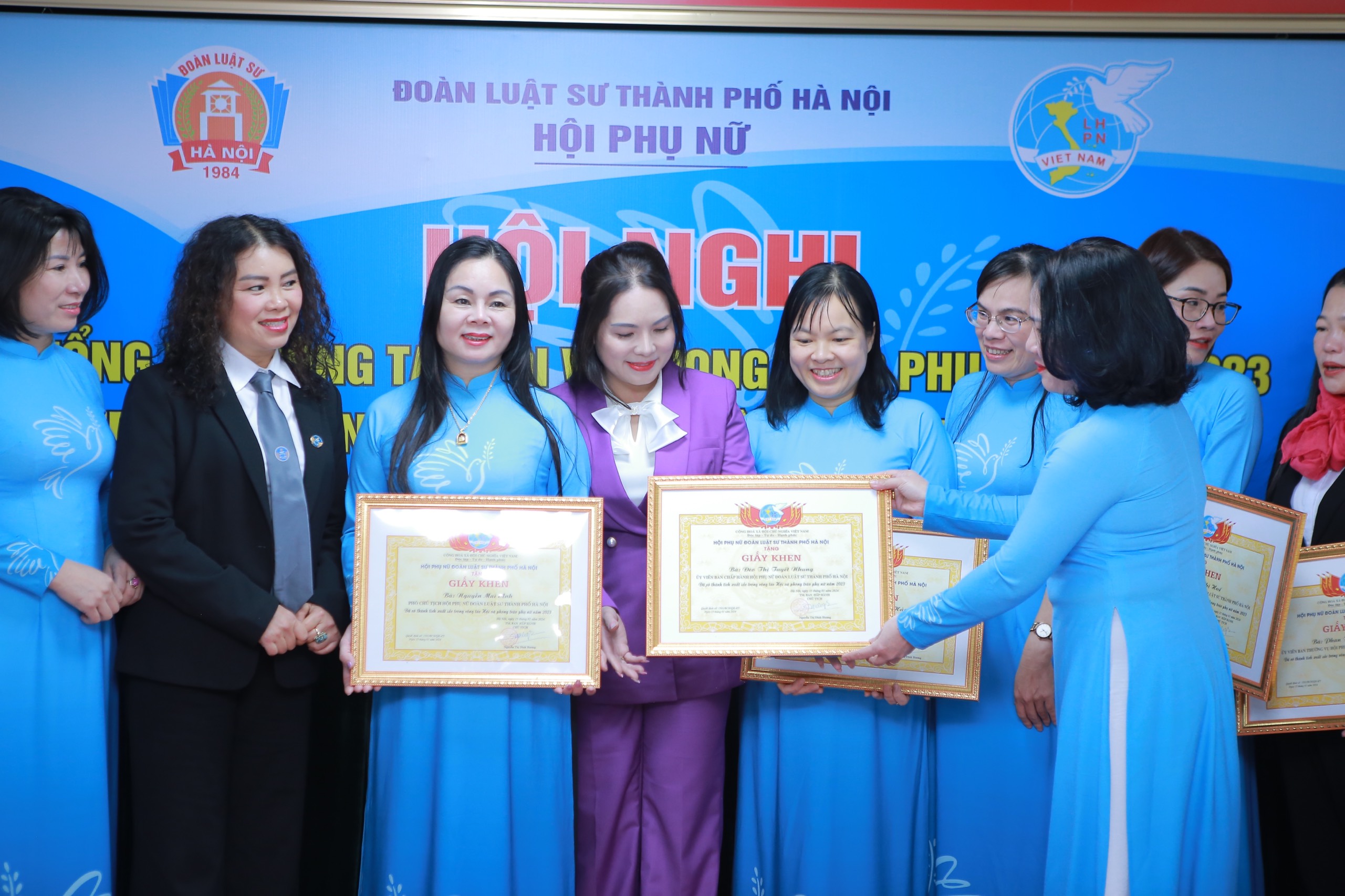 Khen thưởng các tập thể, cá nhân có thành tích xuất sắc trong phong trào Hội Phụ nữ - ảnh 4