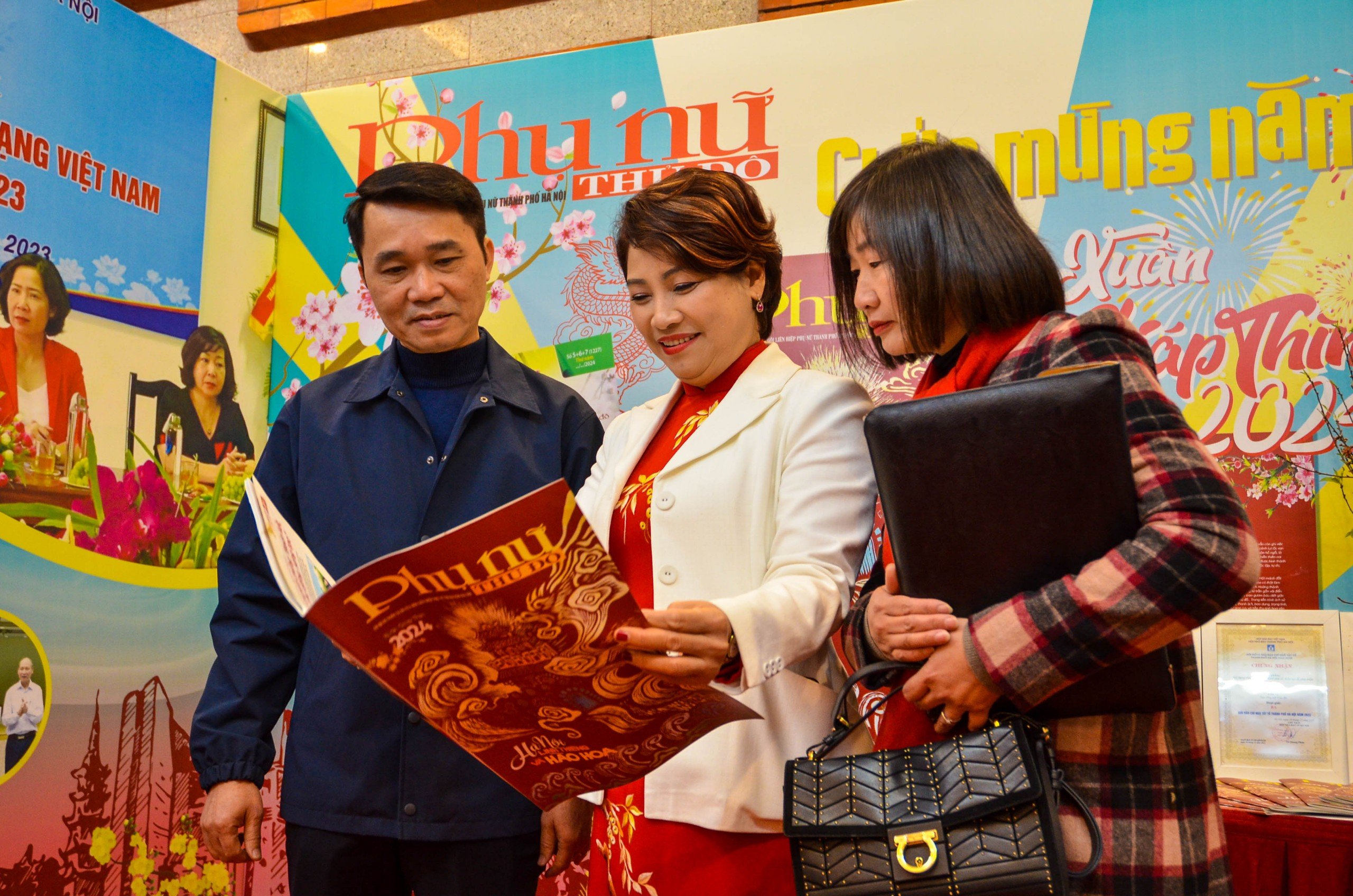 Khai mạc Hội báo Xuân Giáp Thìn - Hà Nội 2024 và trao Giải Báo chí Ngô Tất Tố 2023 - ảnh 8