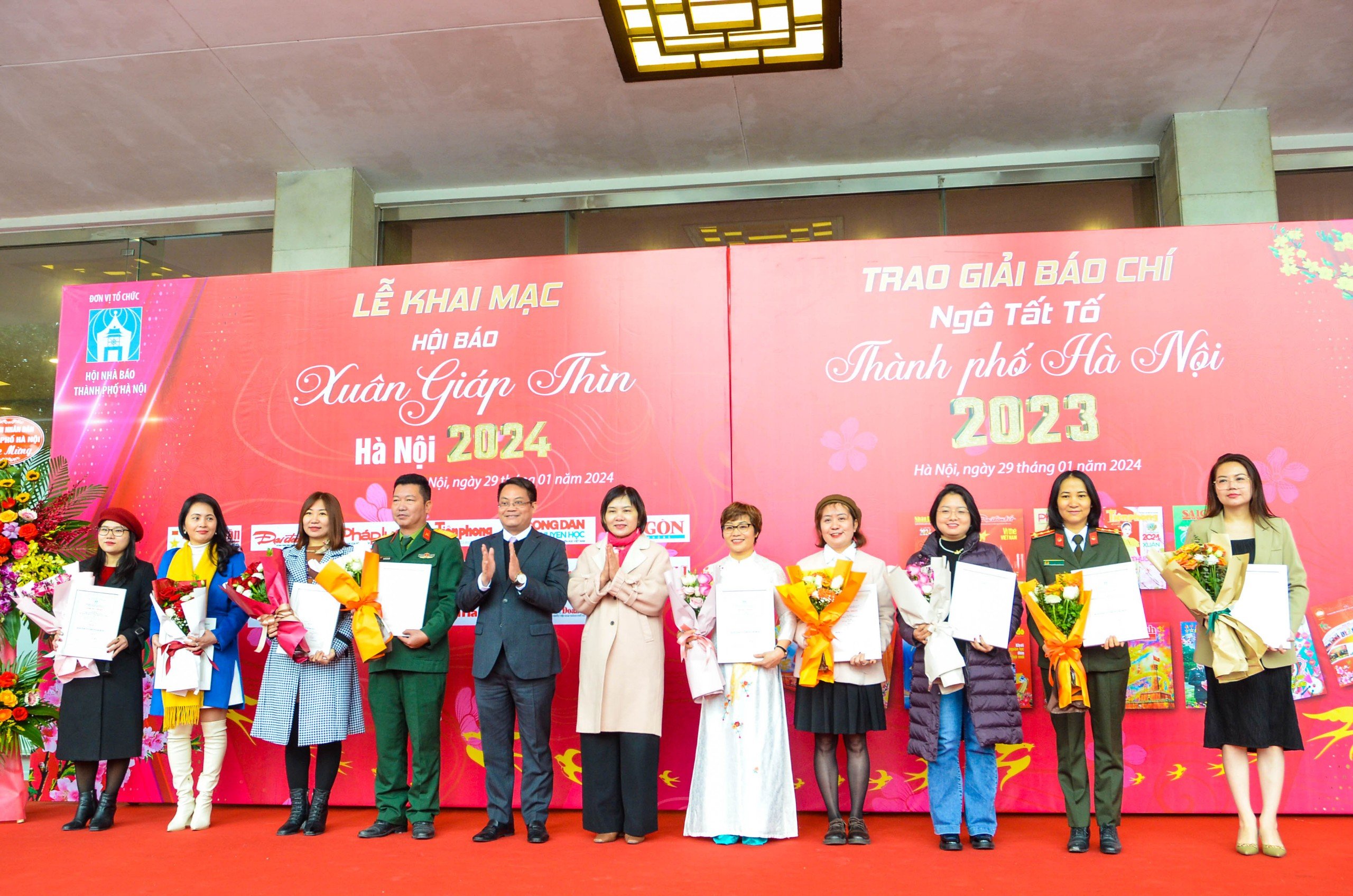Khai mạc Hội báo Xuân Giáp Thìn - Hà Nội 2024 và trao Giải Báo chí Ngô Tất Tố 2023 - ảnh 4