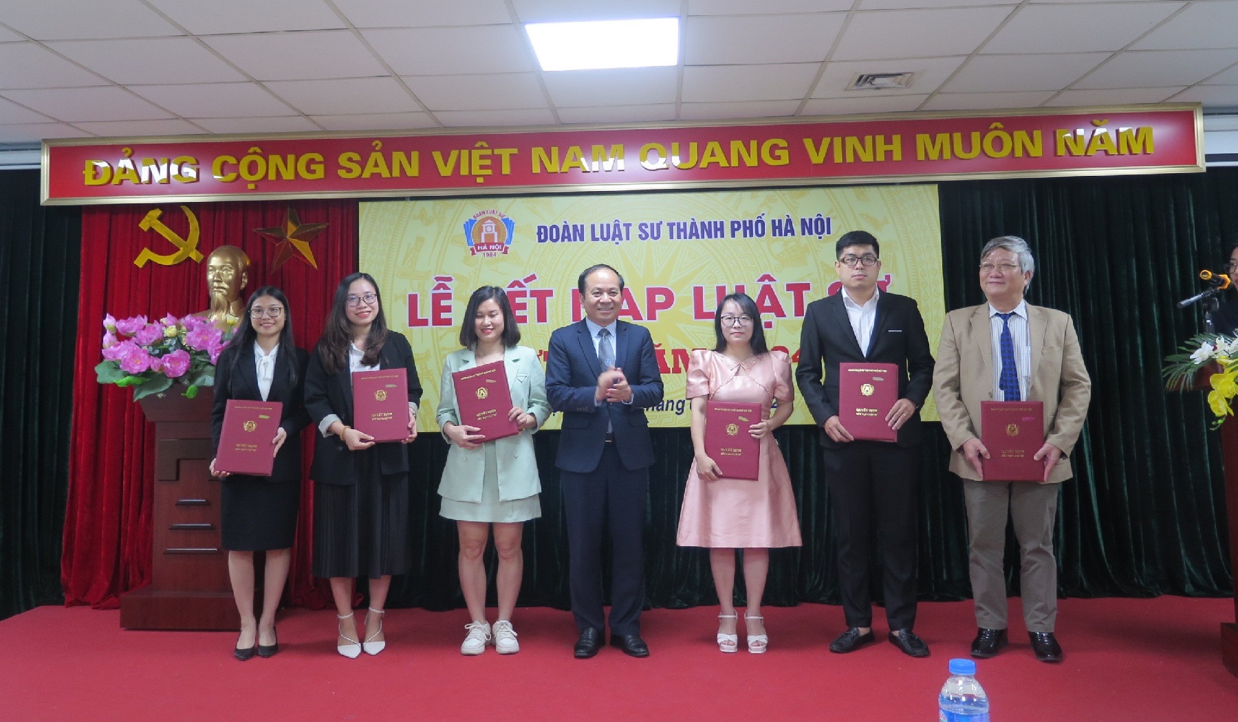 Đoàn Luật sư TP Hà Nội tổ chức Lễ kết nạp luật sư thành viên mới - ảnh 2